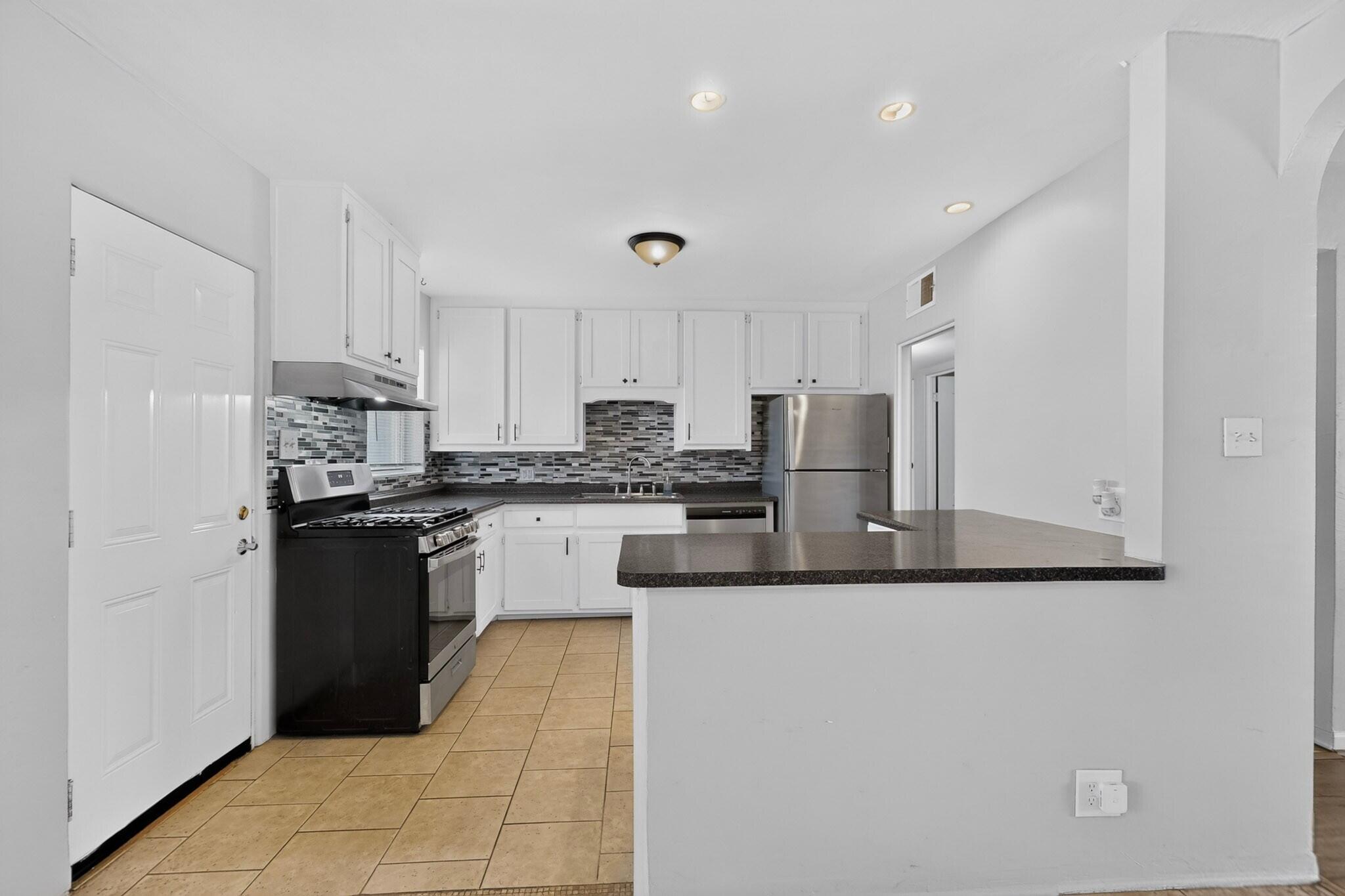 5808 Princess Jeanne Avenue NE
