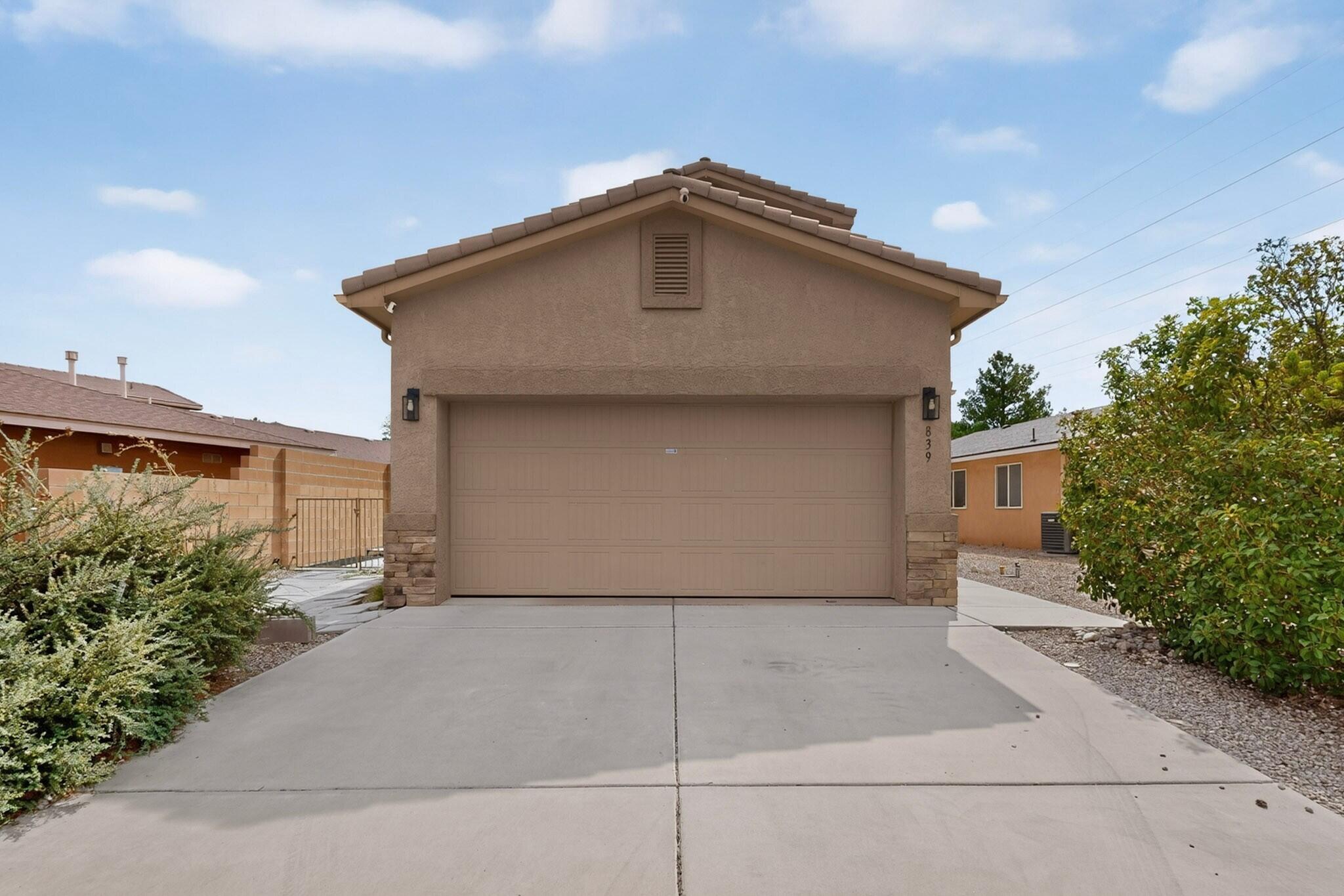 839 Serrano Pointe NW