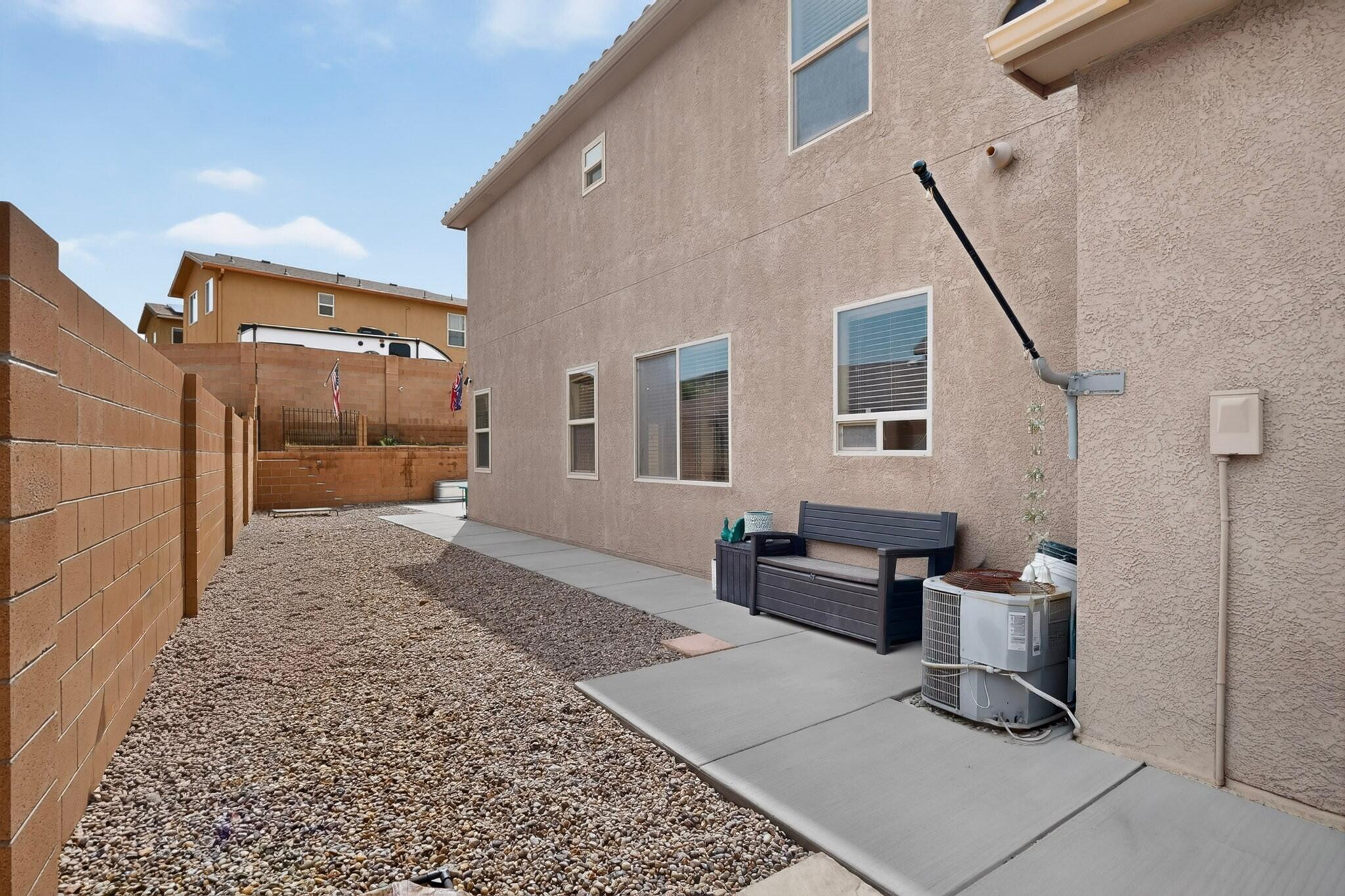 839 Serrano Pointe NW