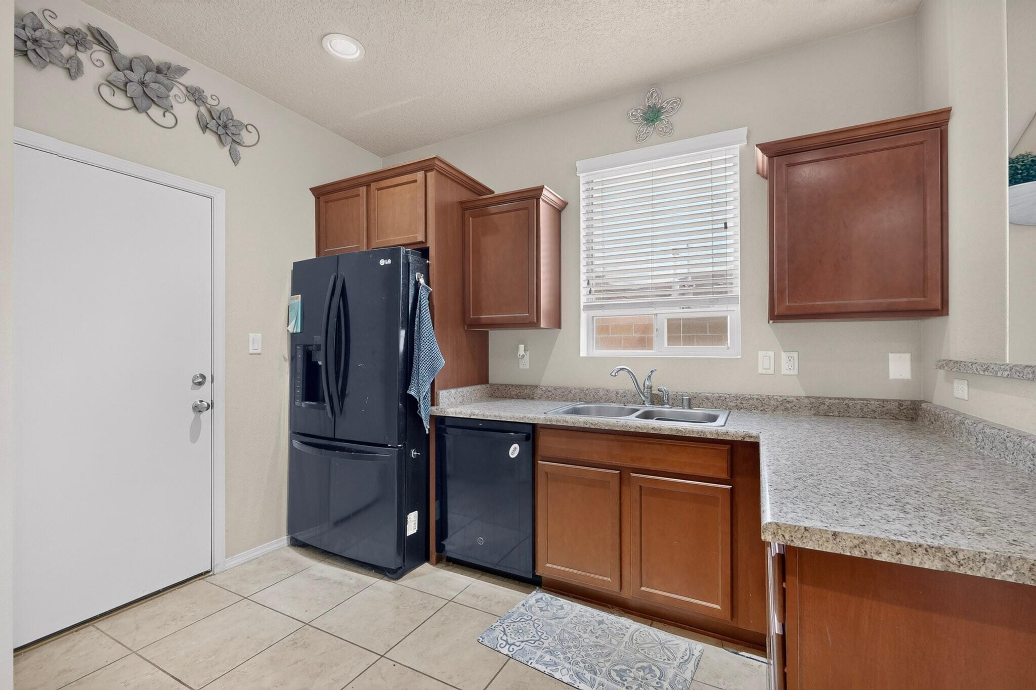 839 Serrano Pointe NW