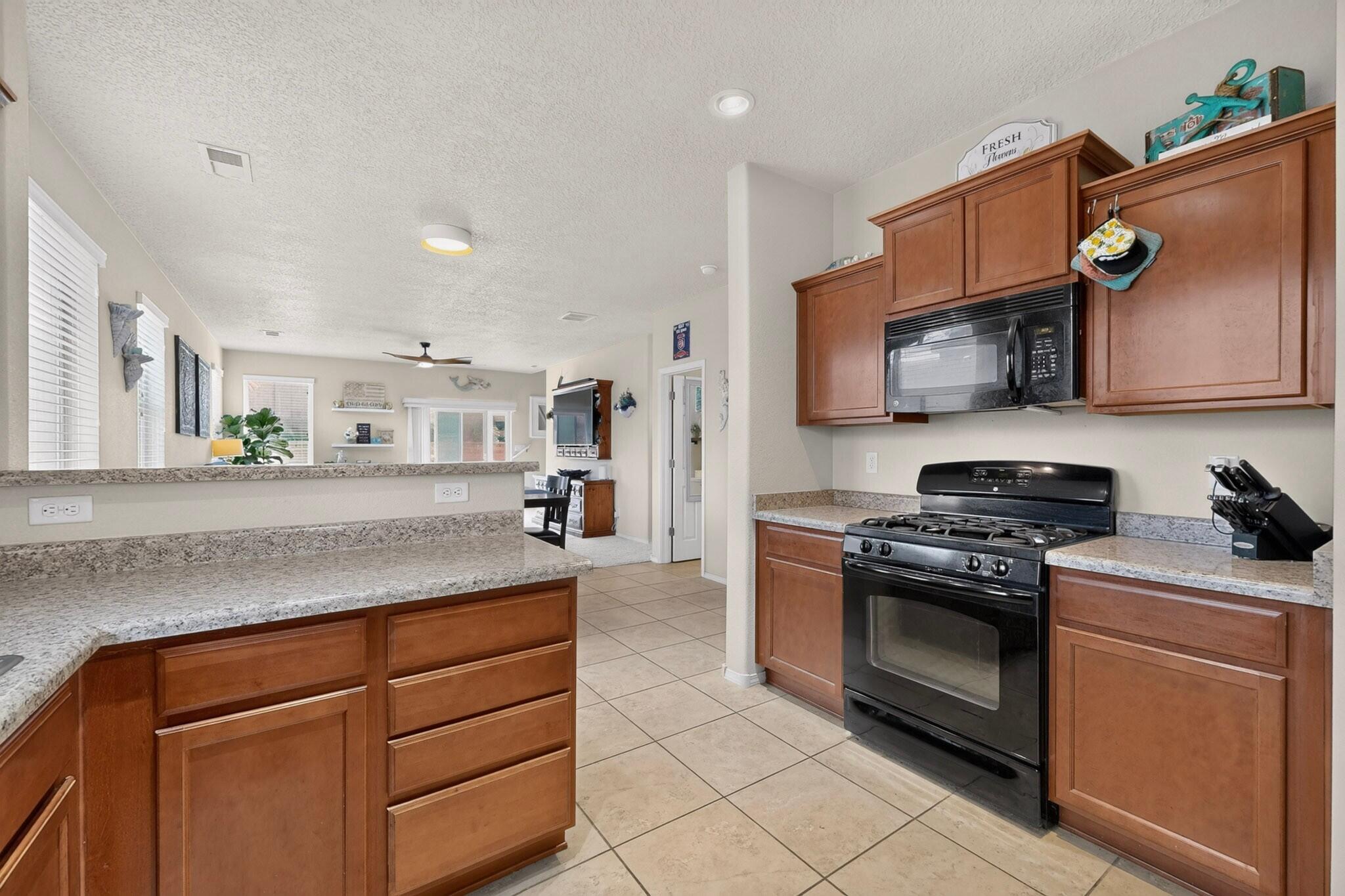 839 Serrano Pointe NW