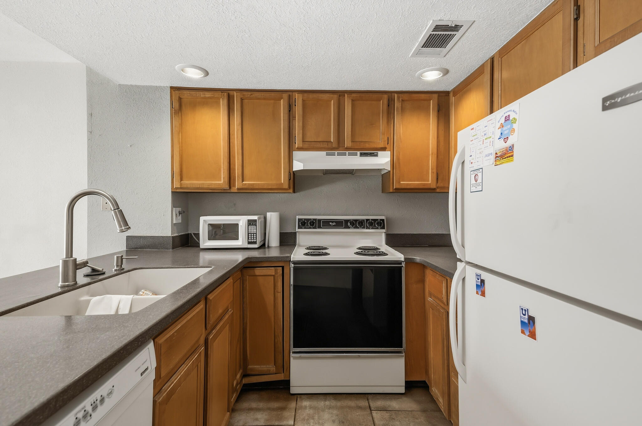 3301 Monroe Street NE UNIT J105