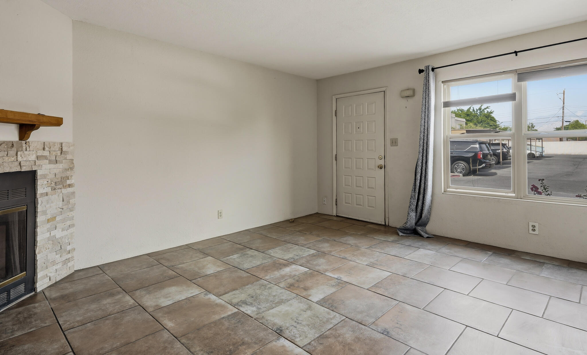 3301 Monroe Street NE UNIT J105