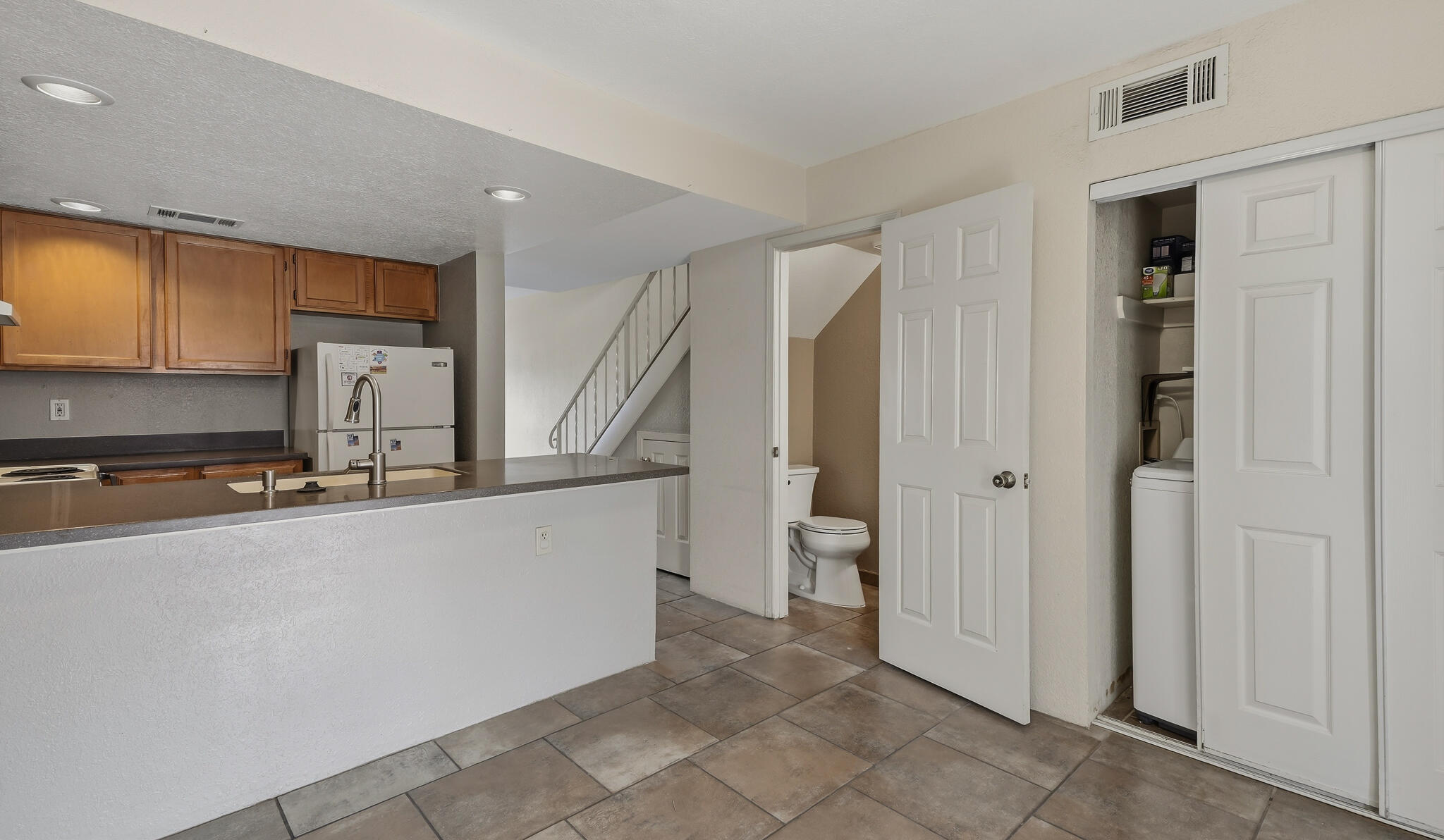3301 Monroe Street NE UNIT J105
