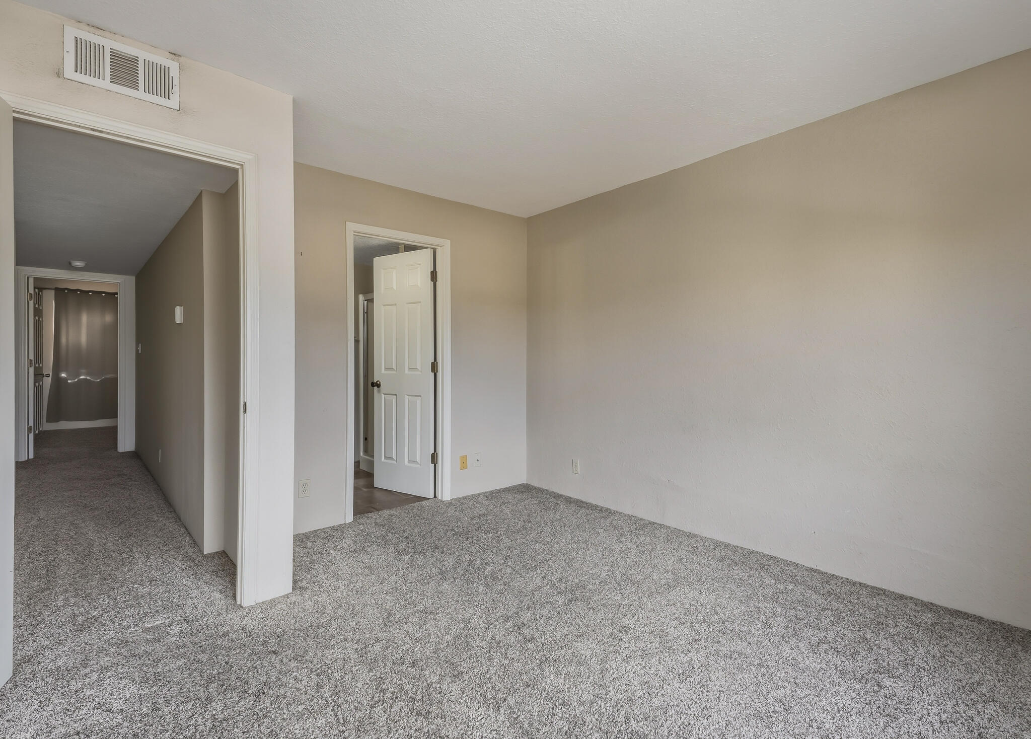 3301 Monroe Street NE UNIT J105