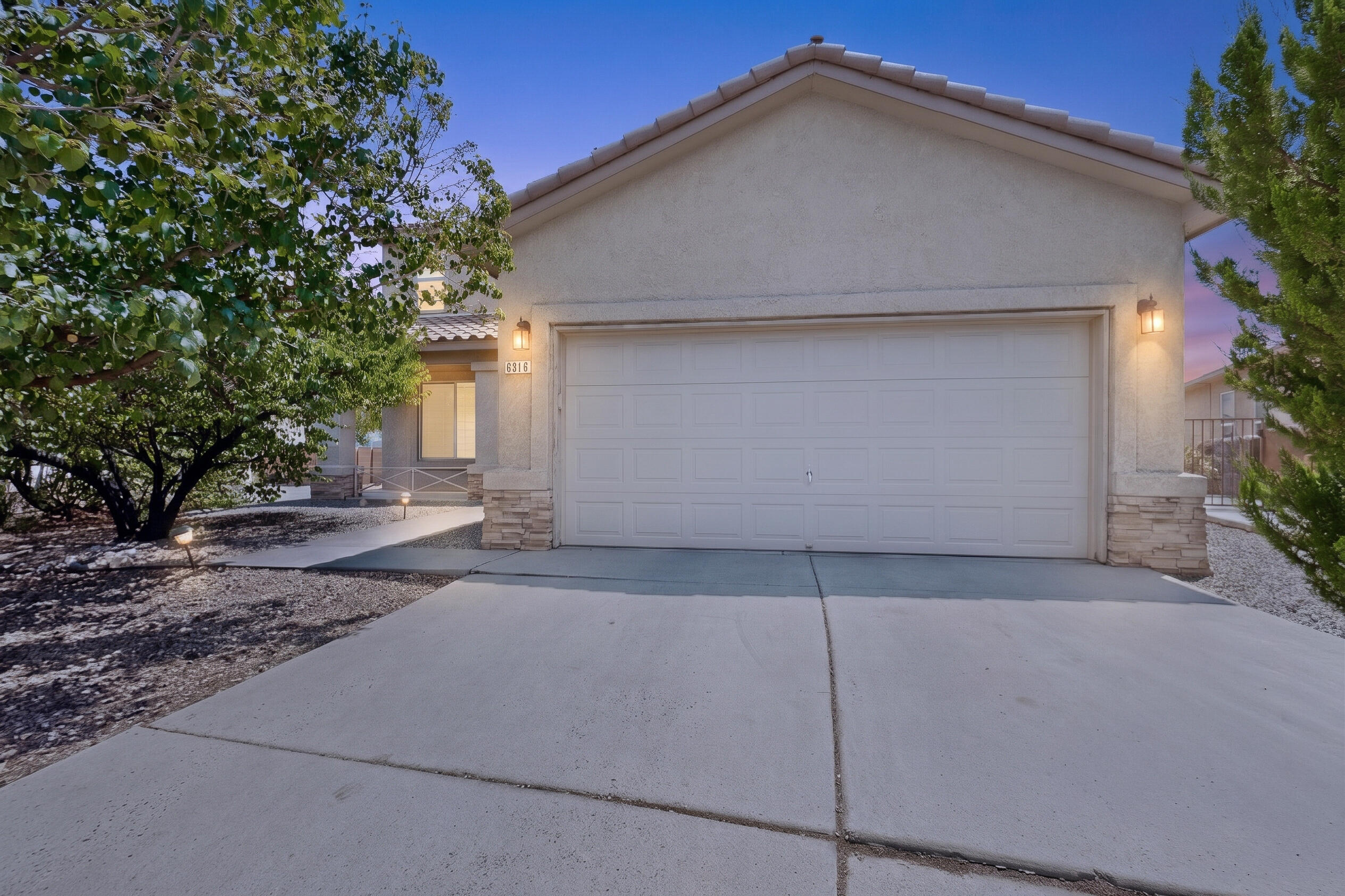 6316 Calle Tesoro NW