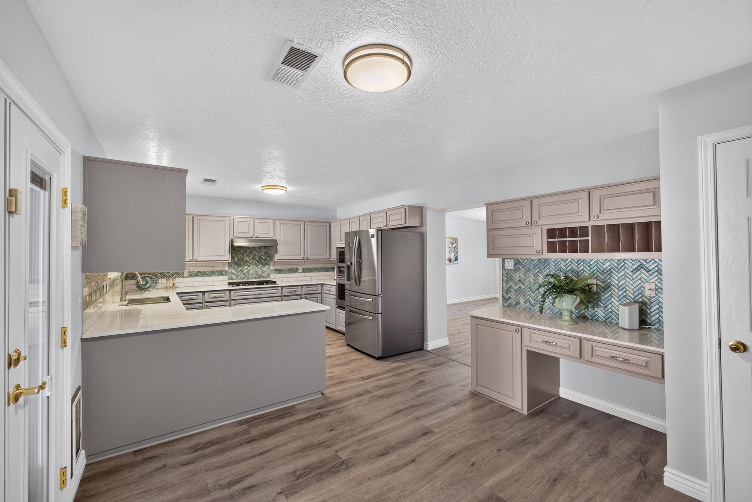 1400 Hillside Drive SW