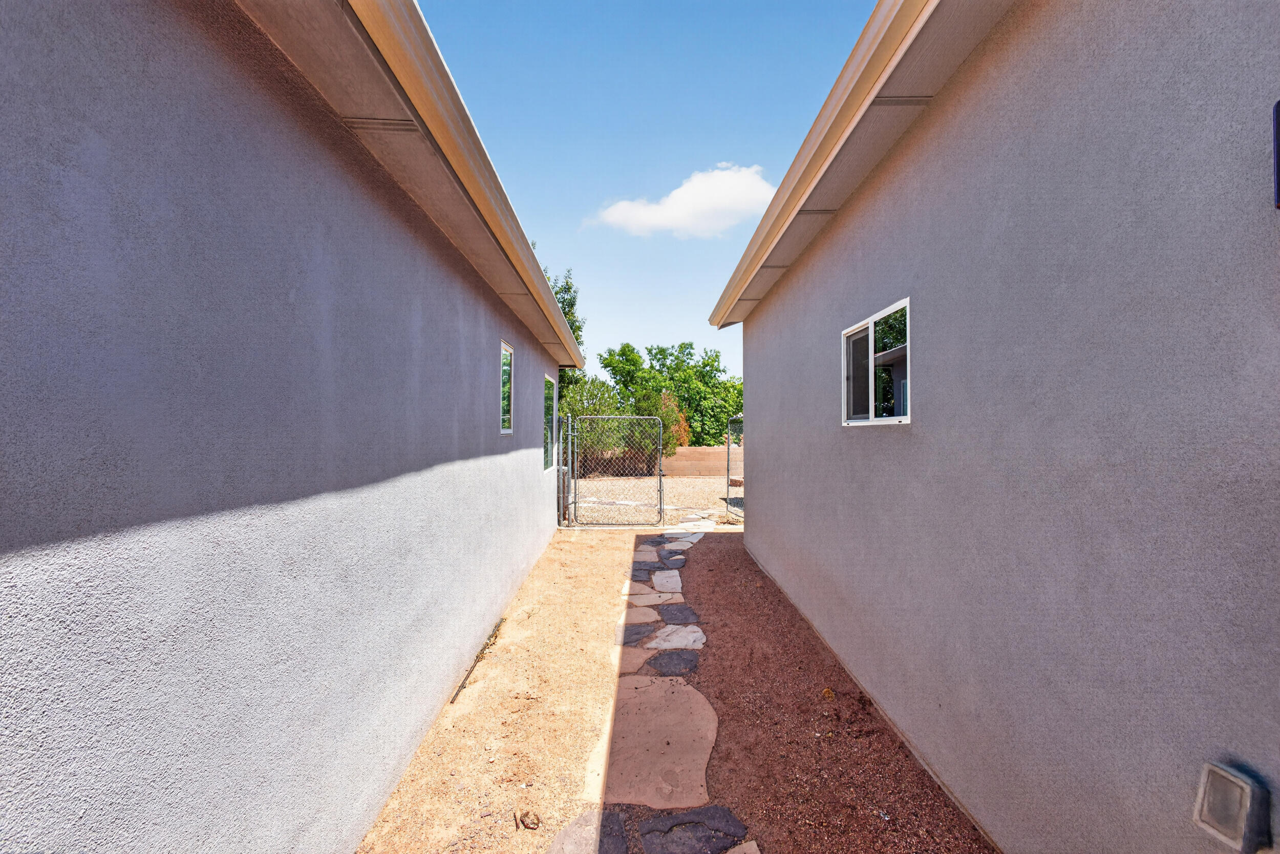 1400 Hillside Drive SW