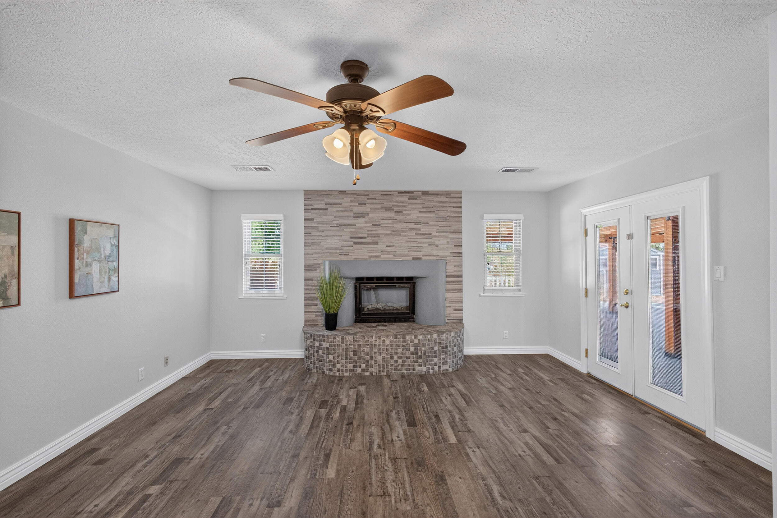 1400 Hillside Drive SW