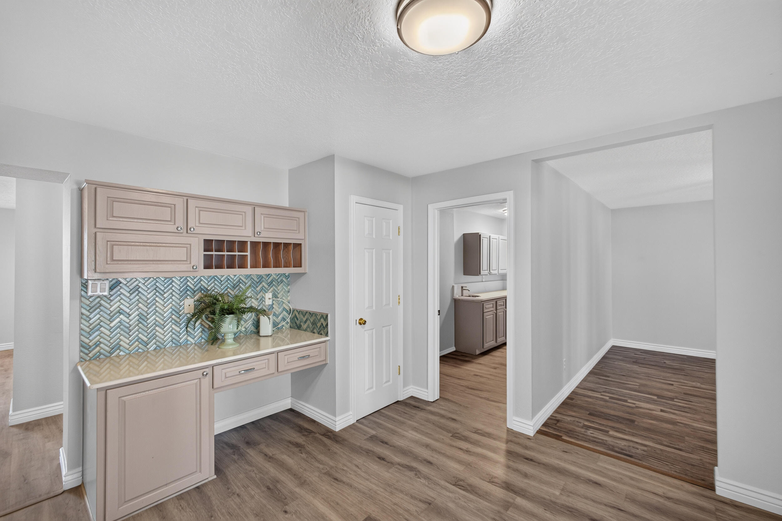 1400 Hillside Drive SW