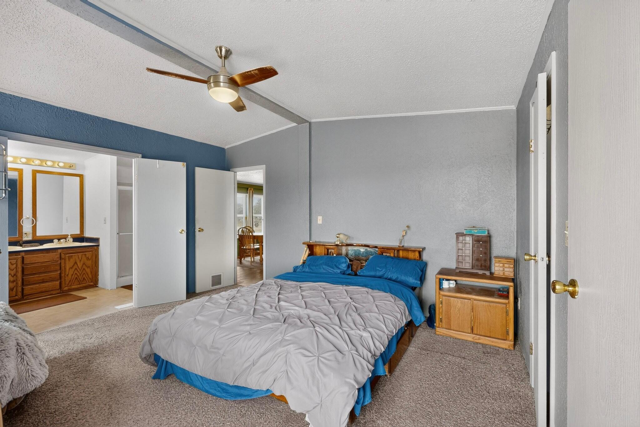 10 Reata Road