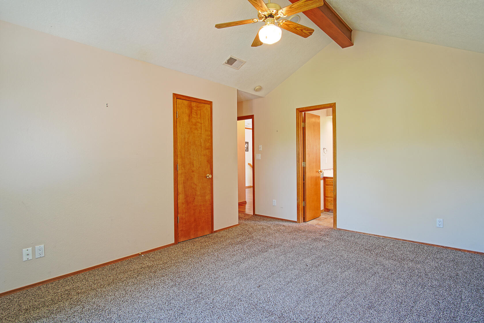 2869 W Island Loop SE