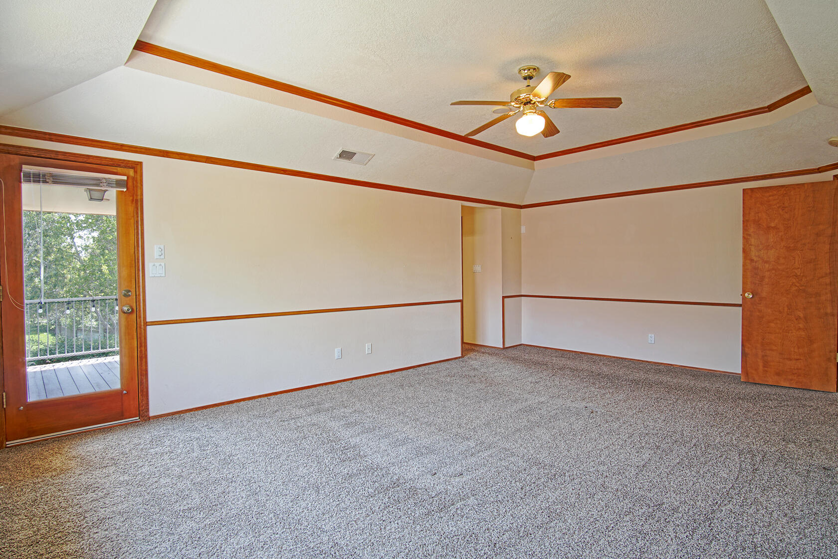 2869 W Island Loop SE
