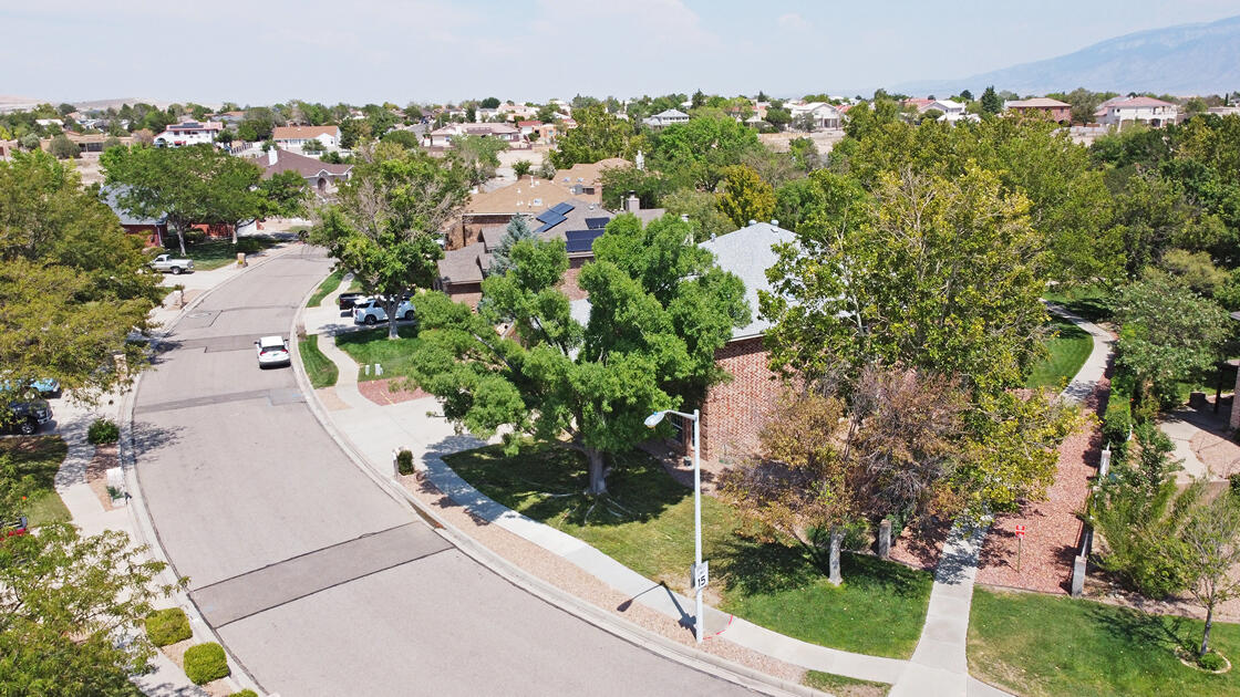 2869 W Island Loop SE