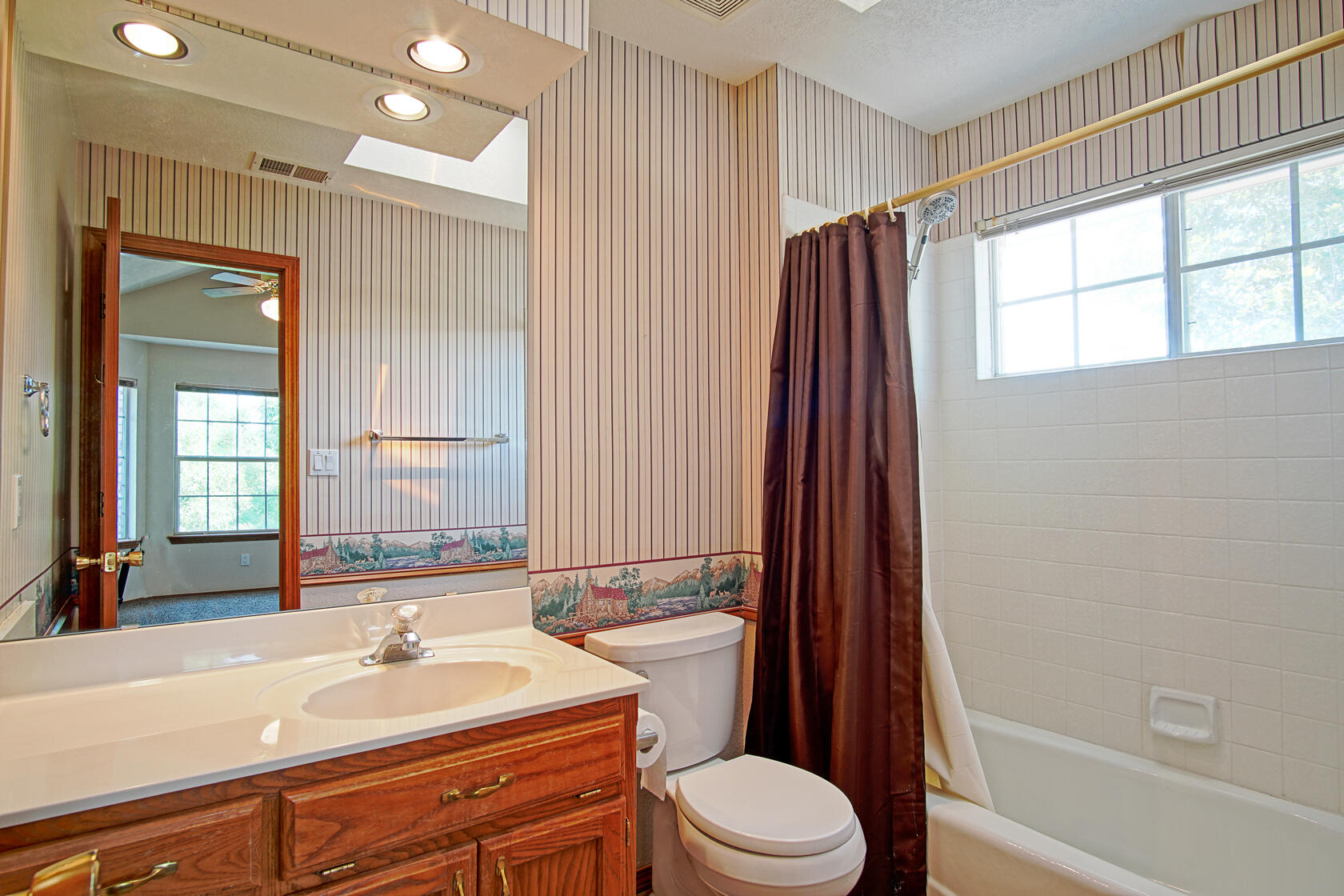 2869 W Island Loop SE