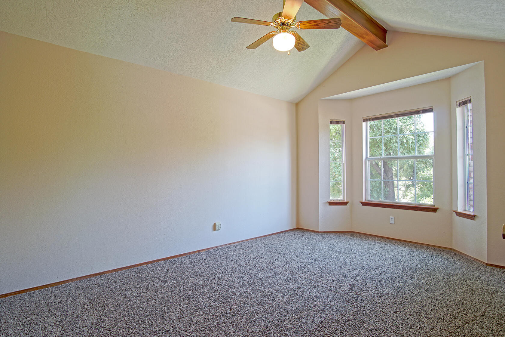 2869 W Island Loop SE