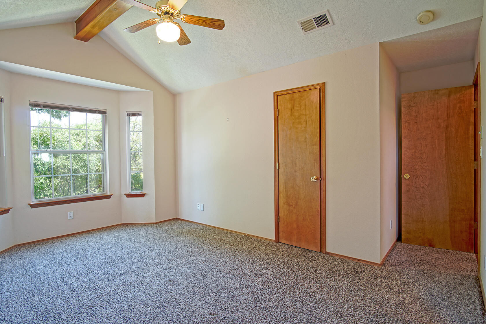2869 W Island Loop SE