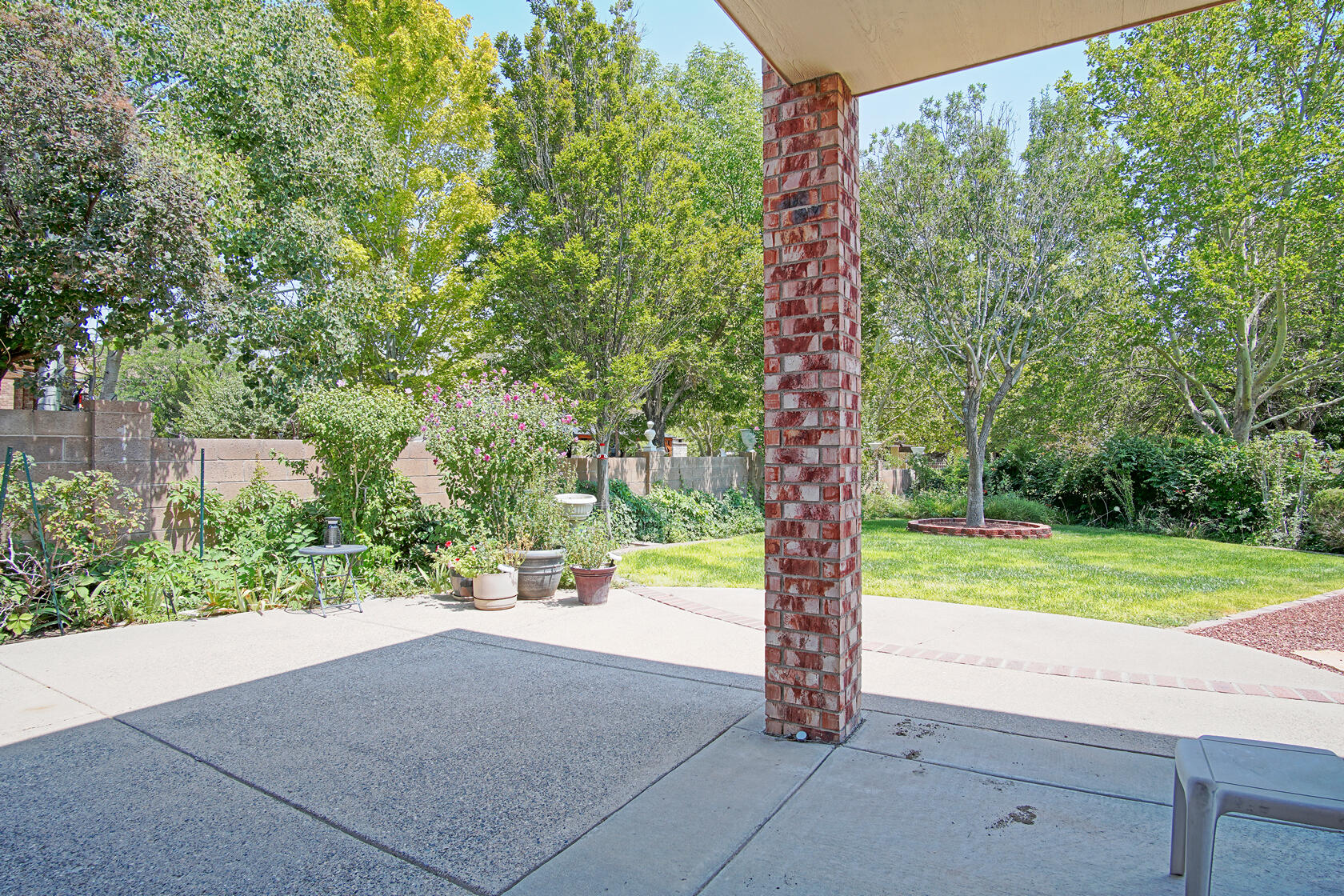 2869 W Island Loop SE