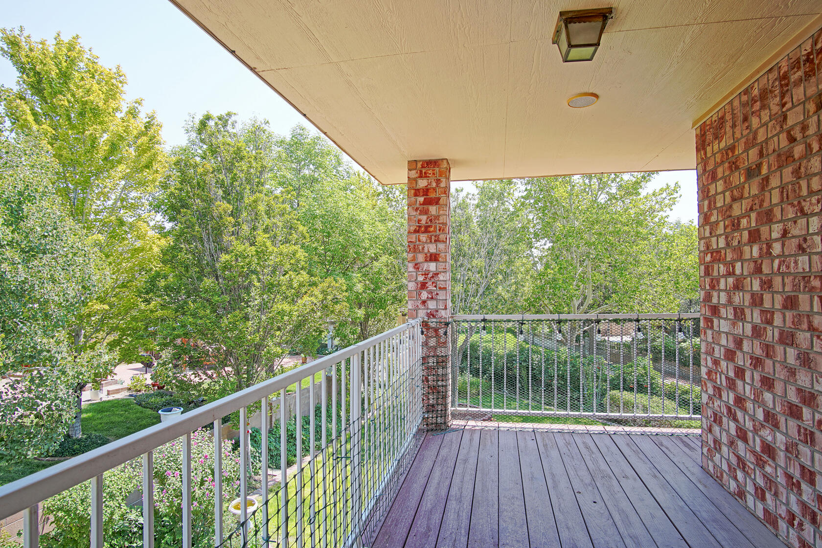 2869 W Island Loop SE