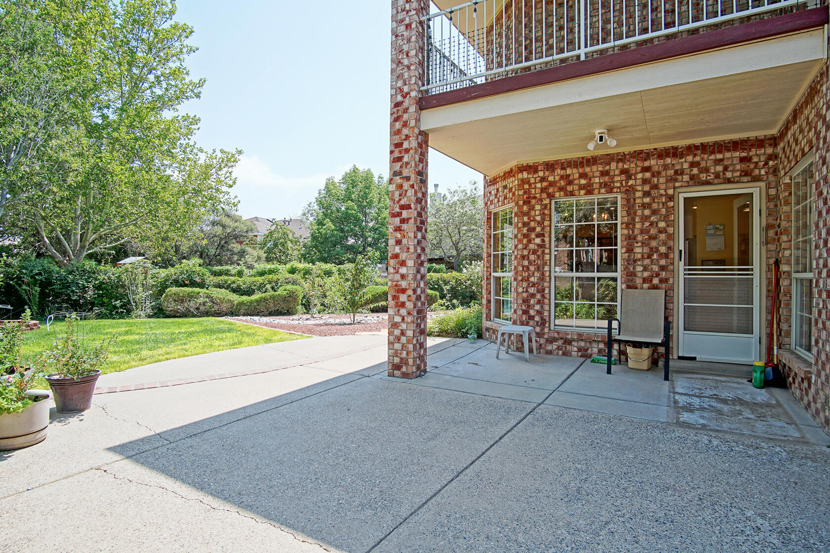 2869 W Island Loop SE
