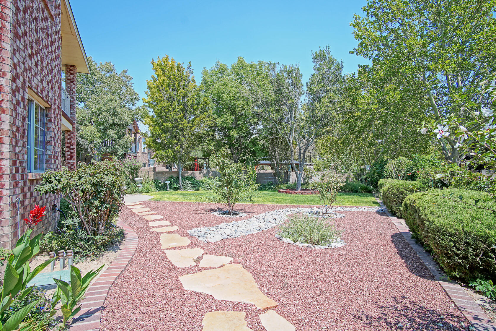 2869 W Island Loop SE
