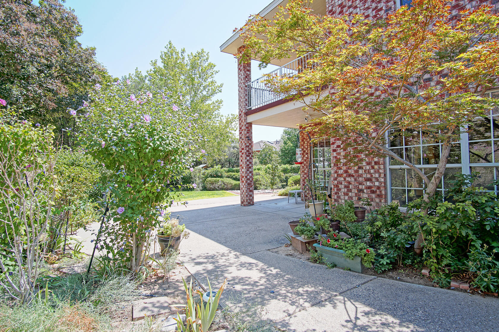 2869 W Island Loop SE