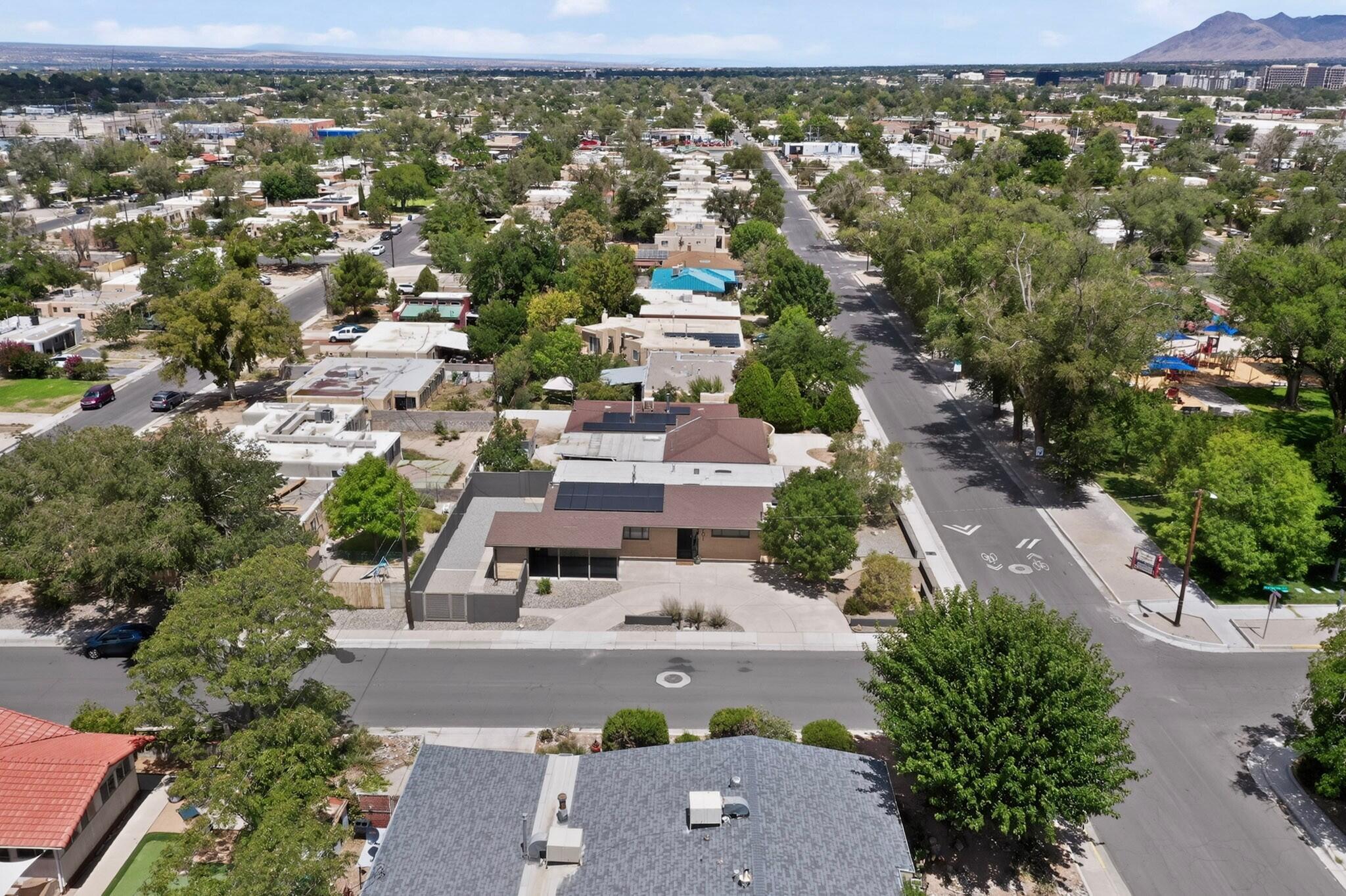 701 Alvarado Drive NE