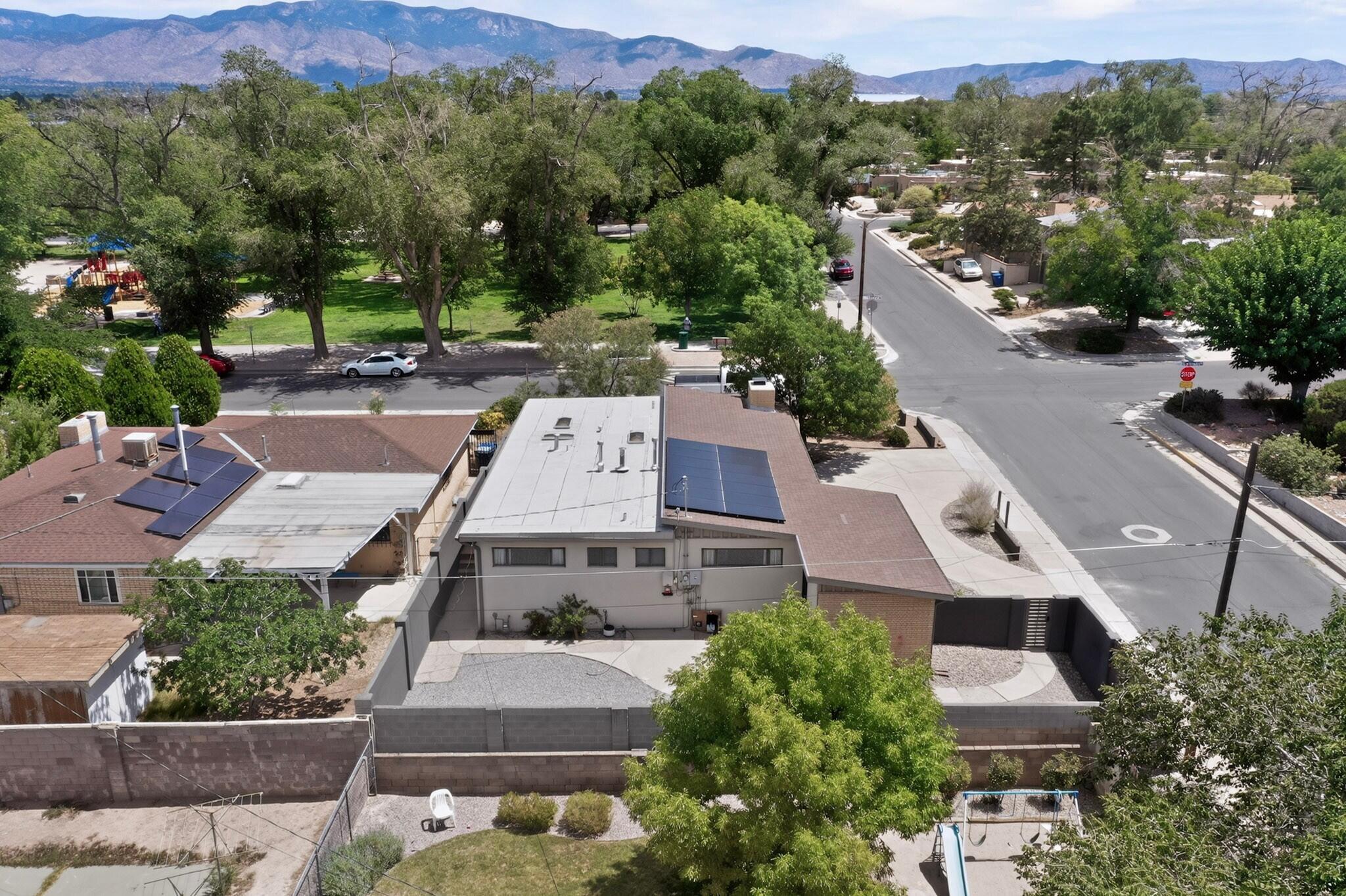 701 Alvarado Drive NE