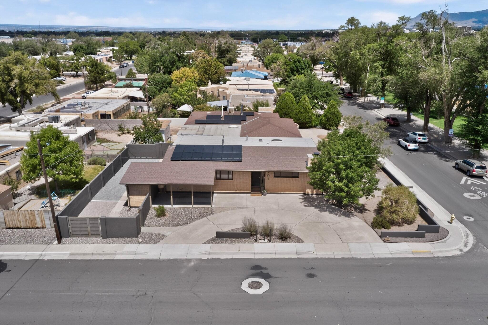 701 Alvarado Drive NE