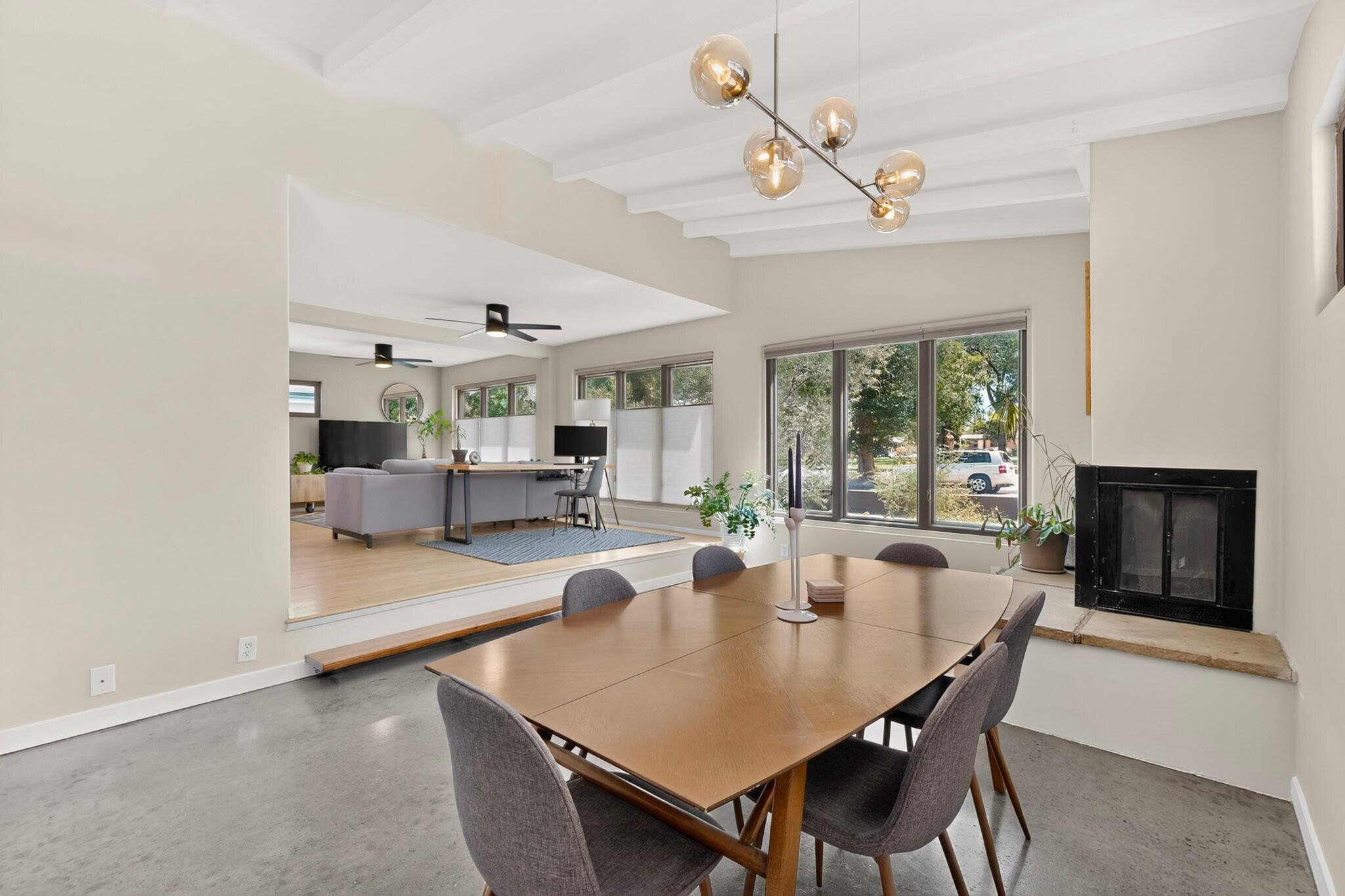 701 Alvarado Drive NE