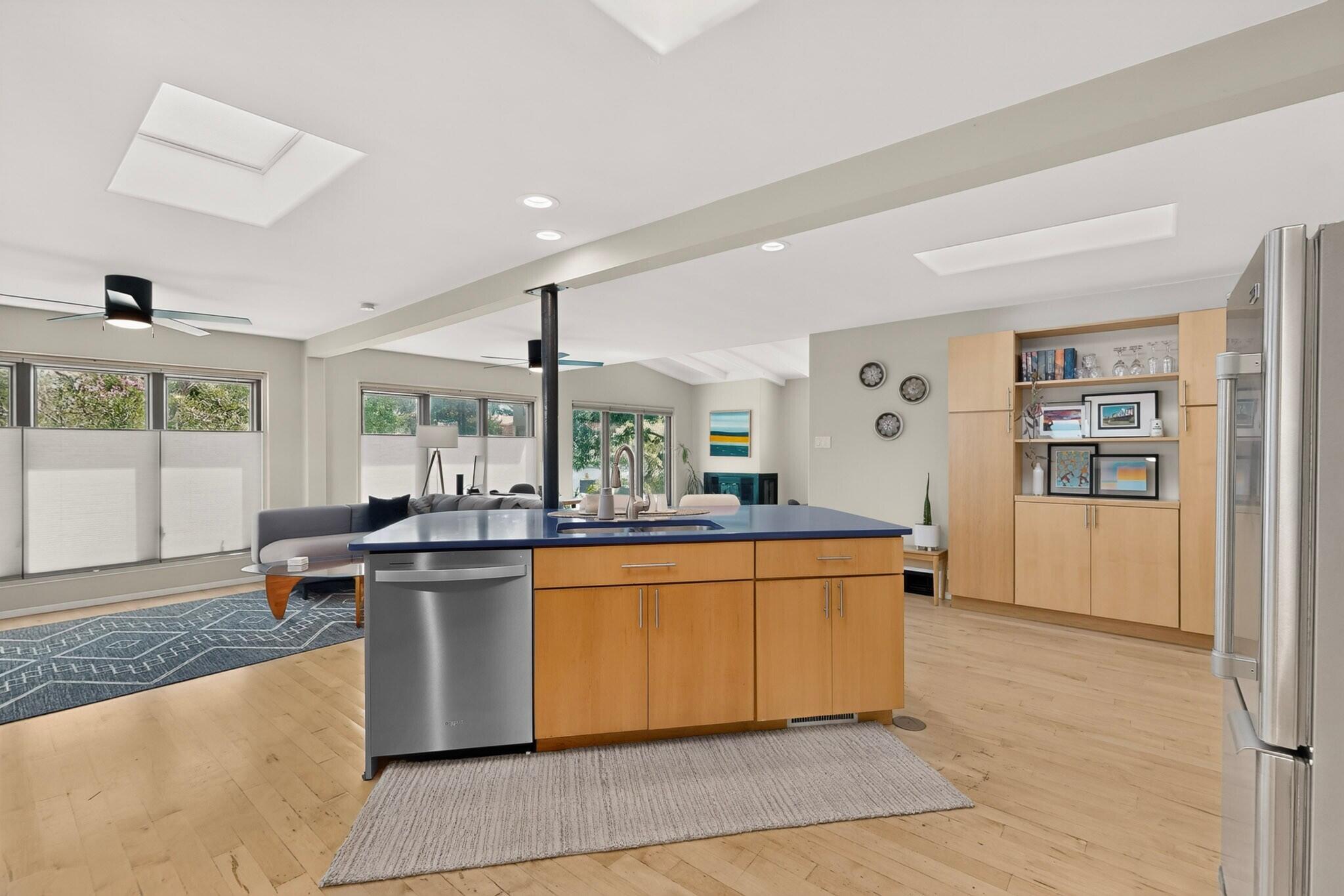 701 Alvarado Drive NE