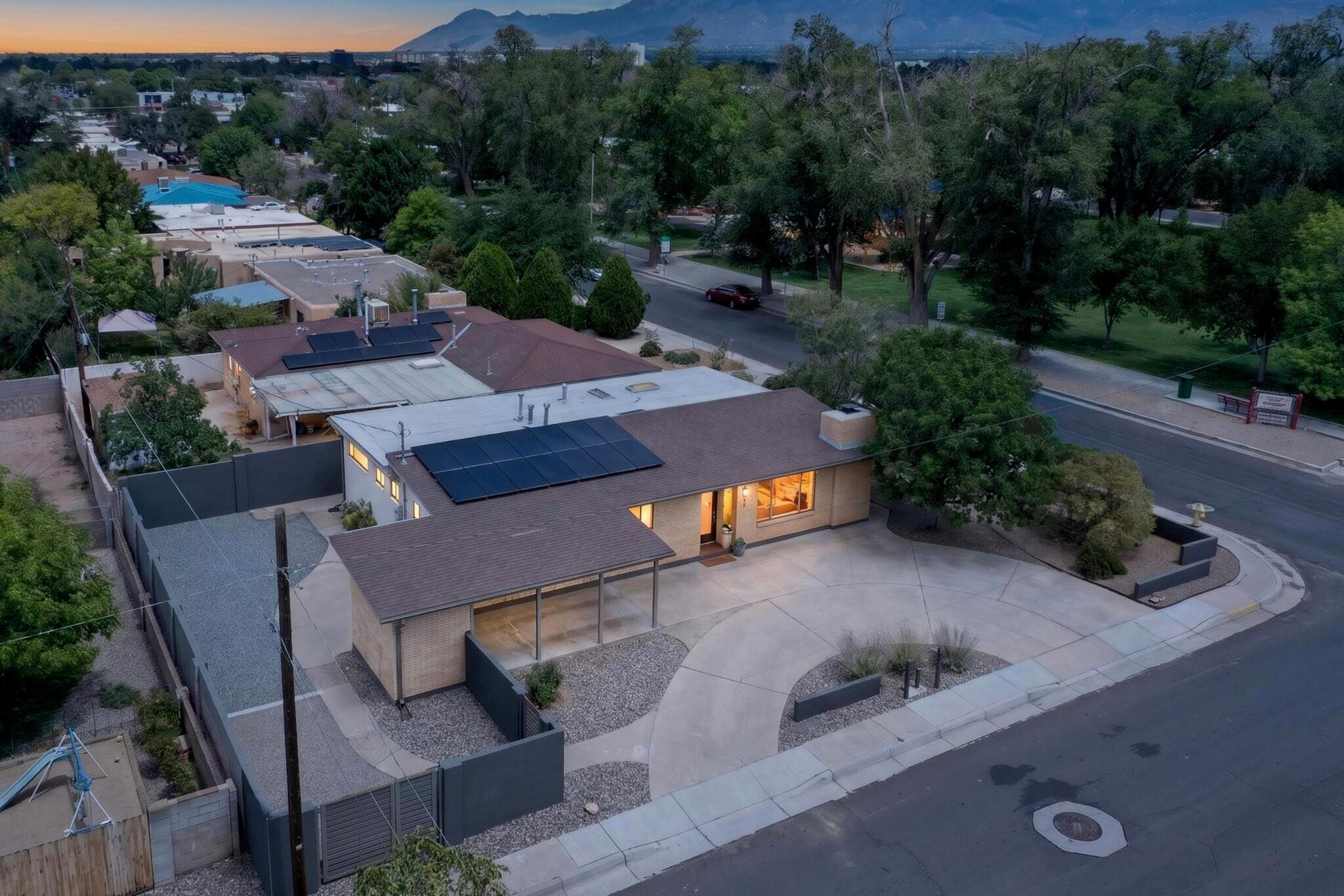 701 Alvarado Drive NE