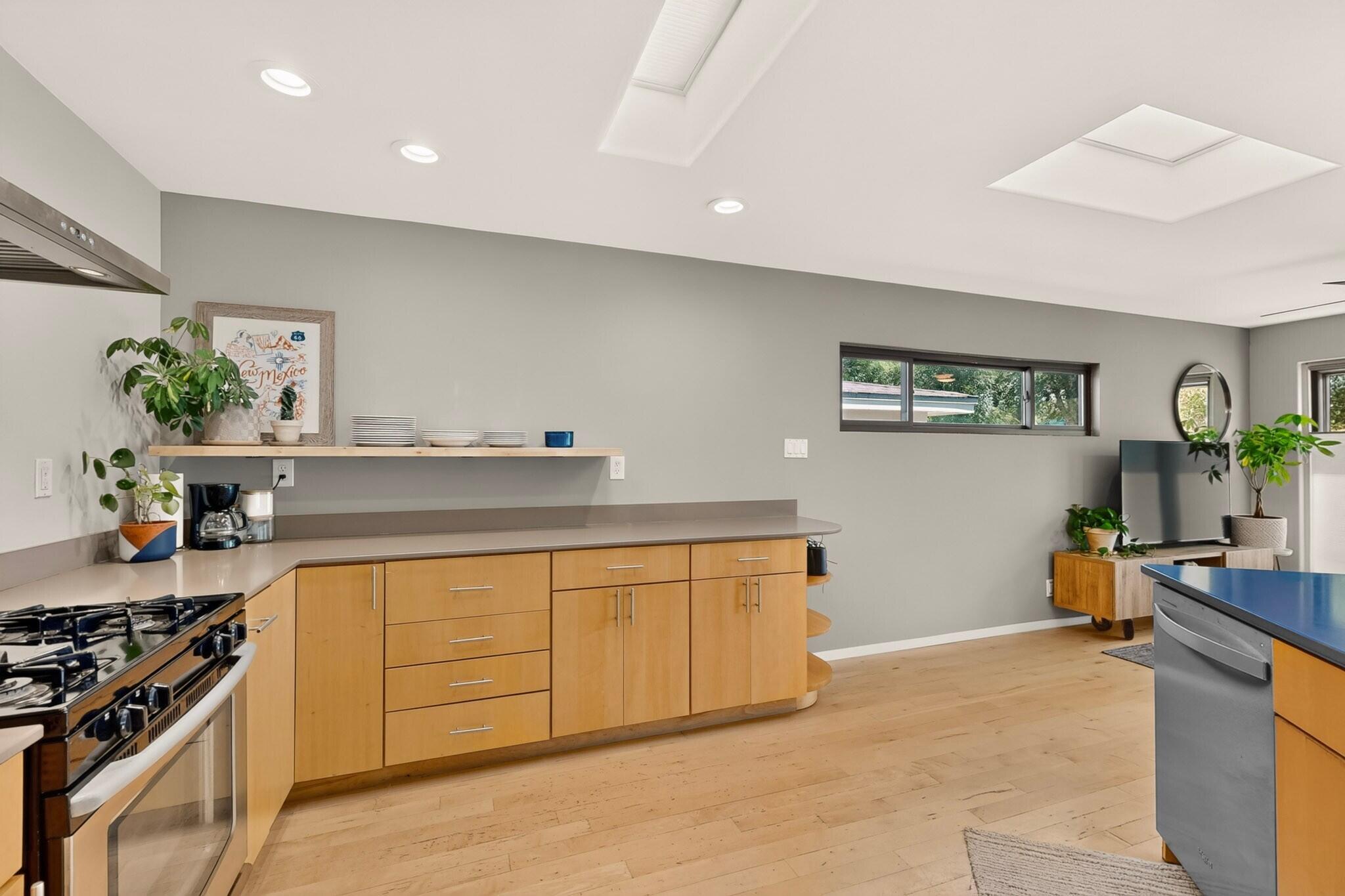 701 Alvarado Drive NE
