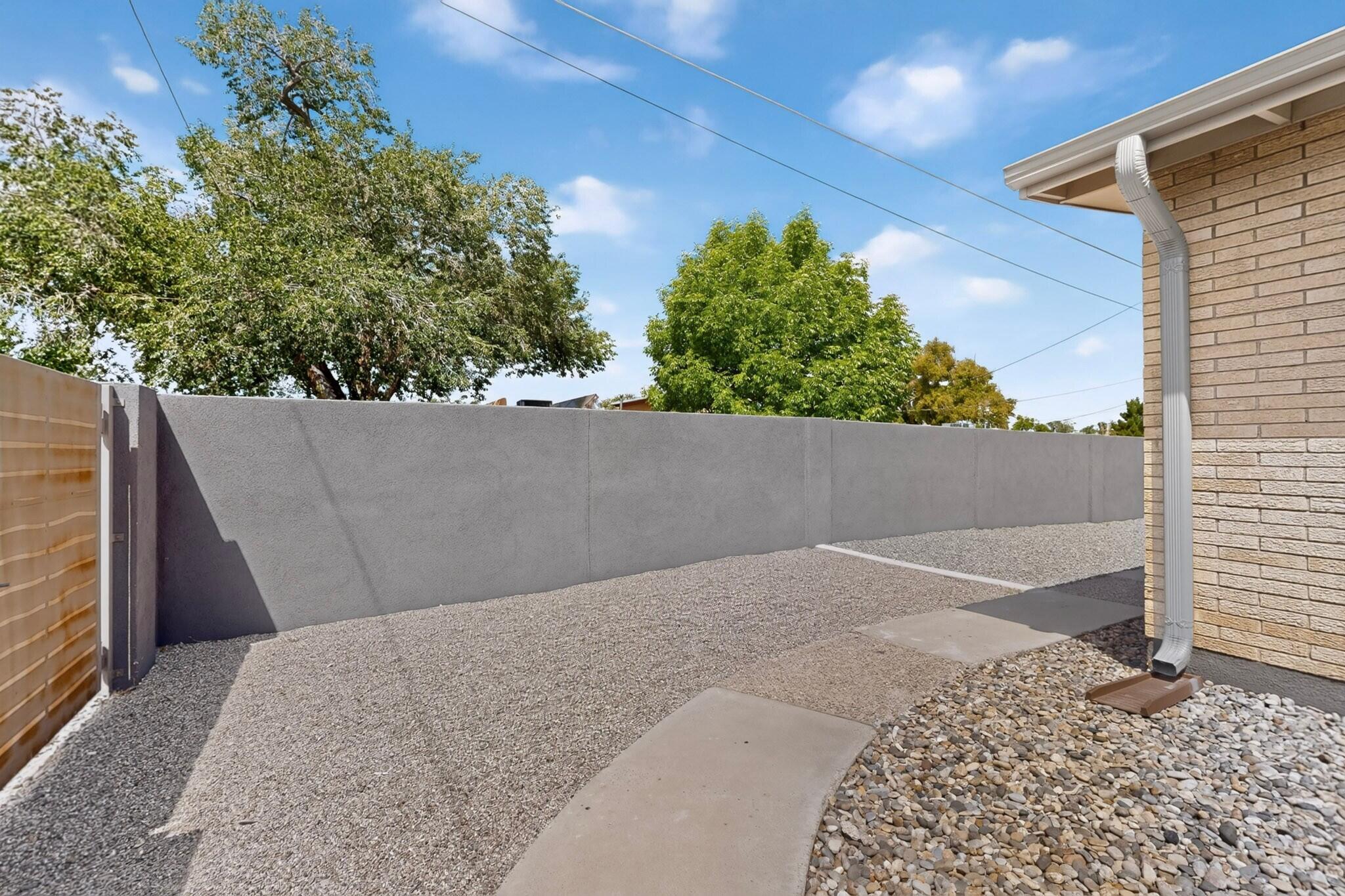 701 Alvarado Drive NE