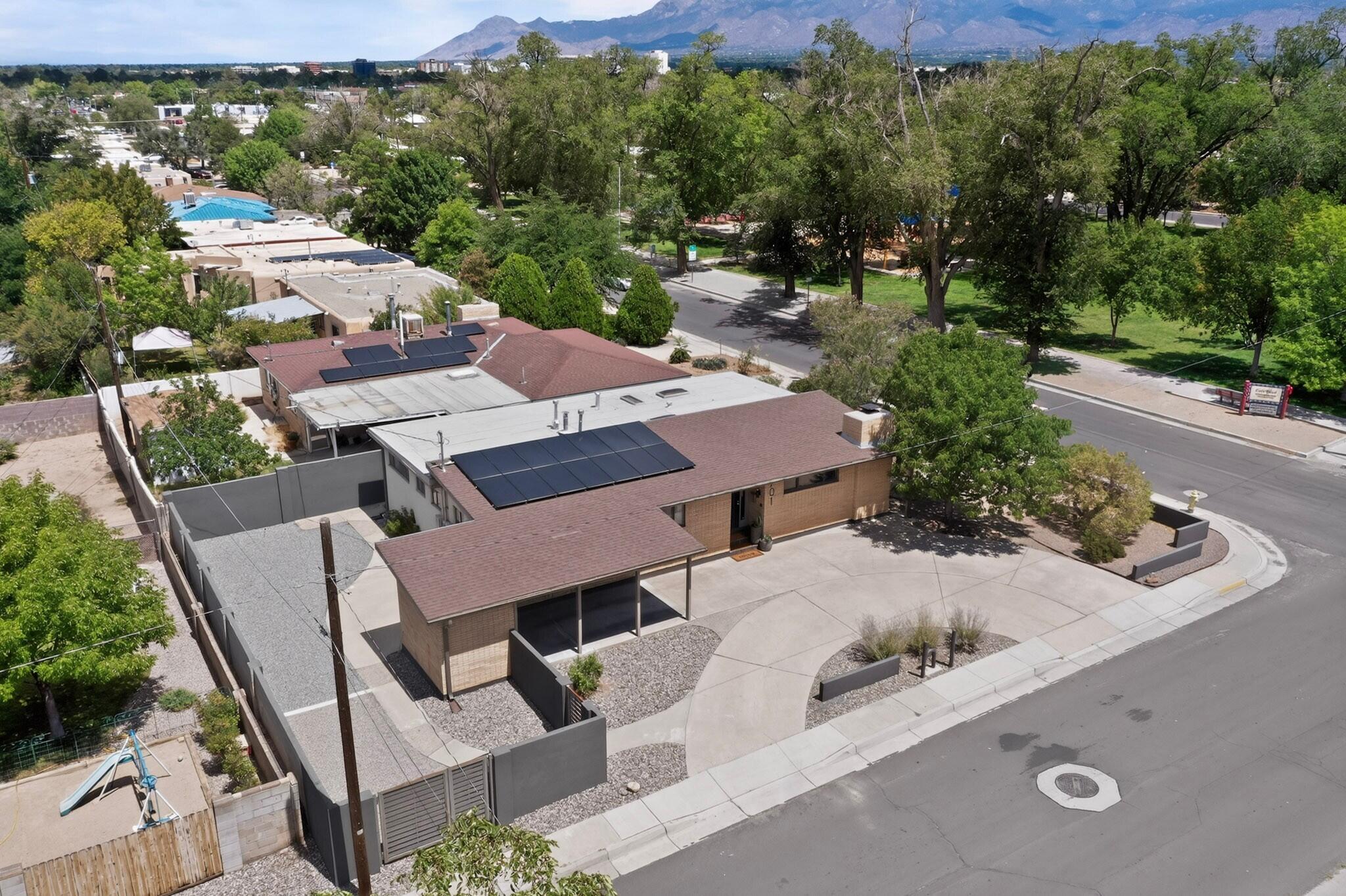 701 Alvarado Drive NE