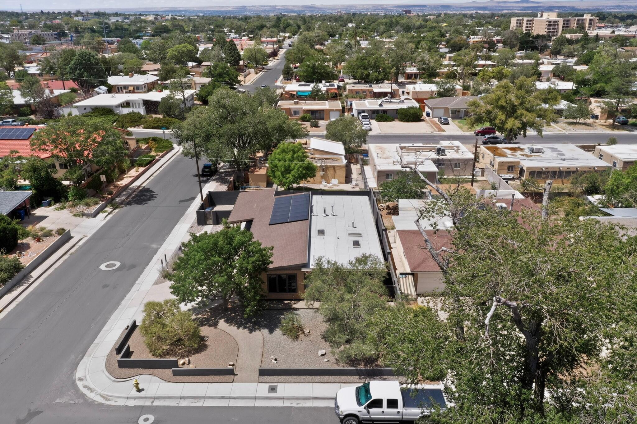 701 Alvarado Drive NE