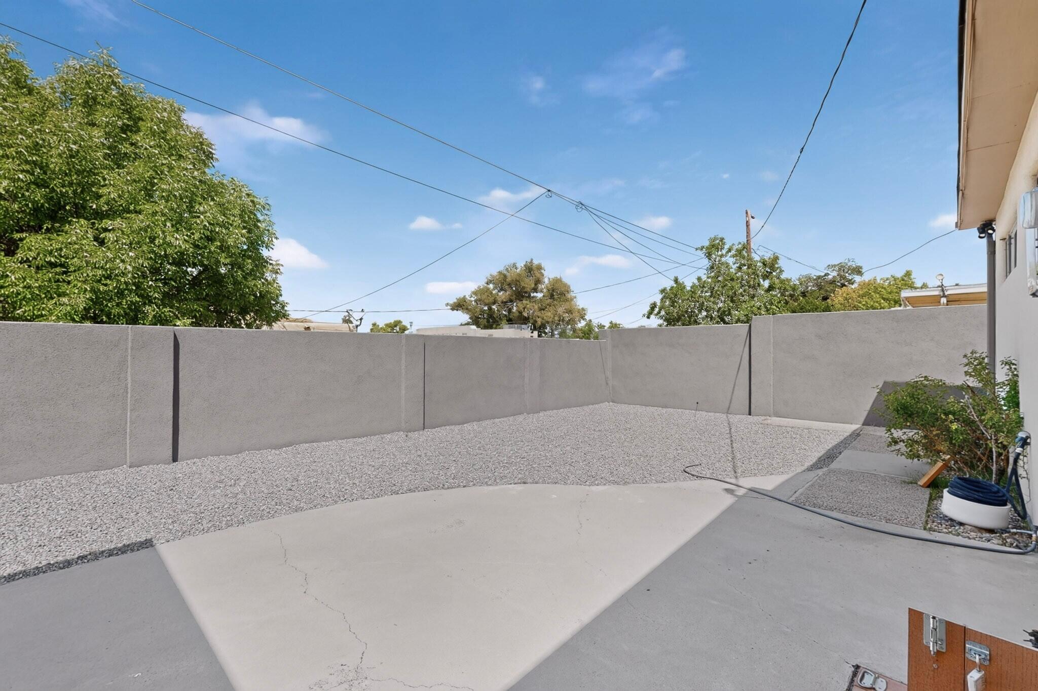 701 Alvarado Drive NE