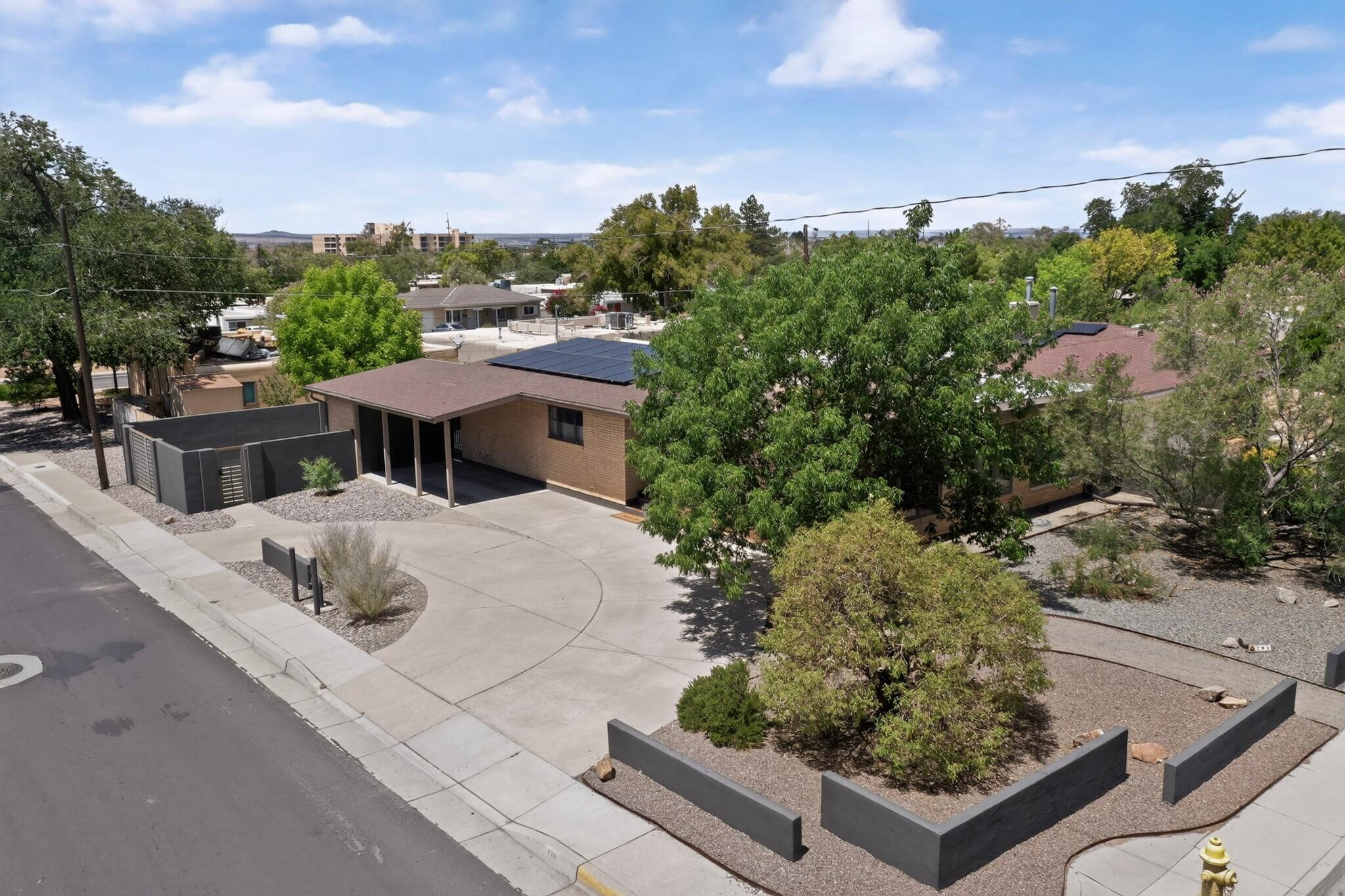 701 Alvarado Drive NE