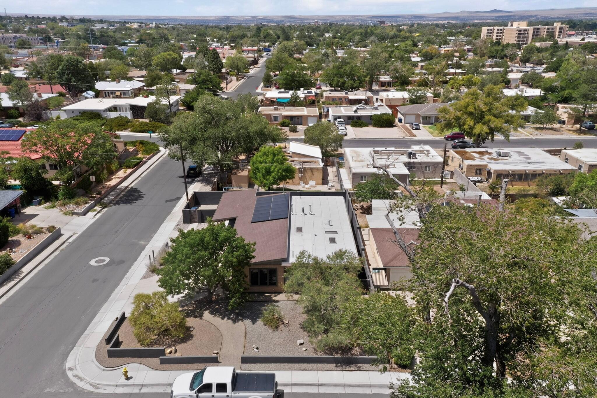 701 Alvarado Drive NE