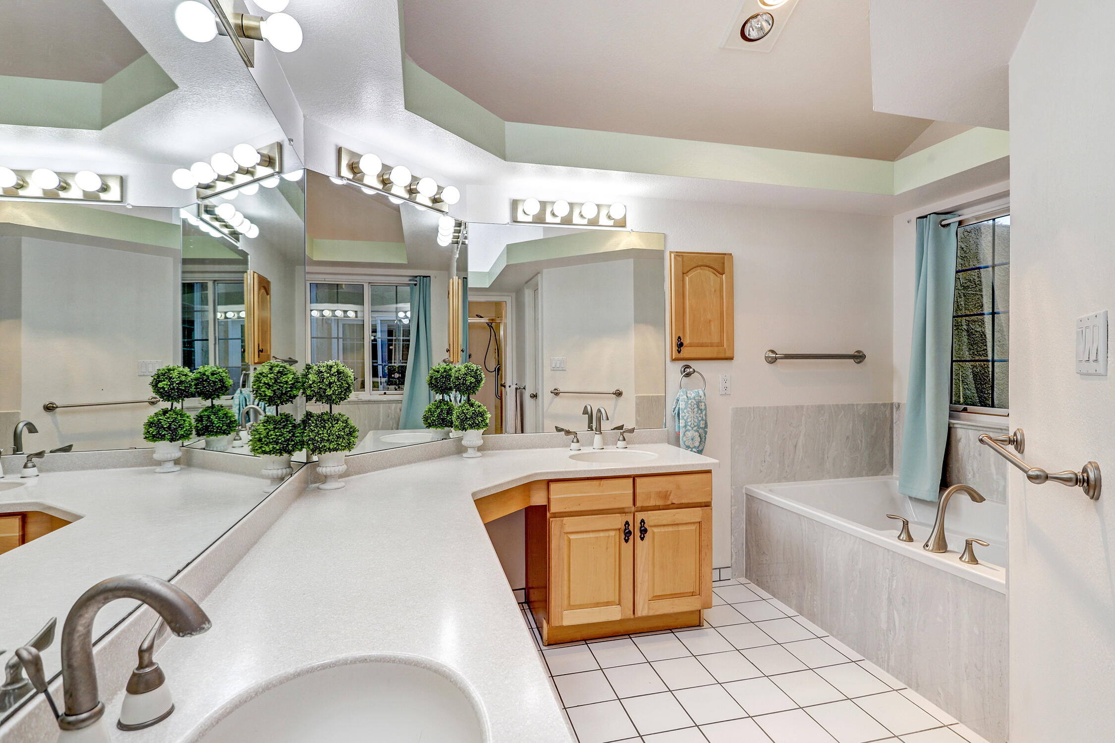 1111 Blue Quail Road NE