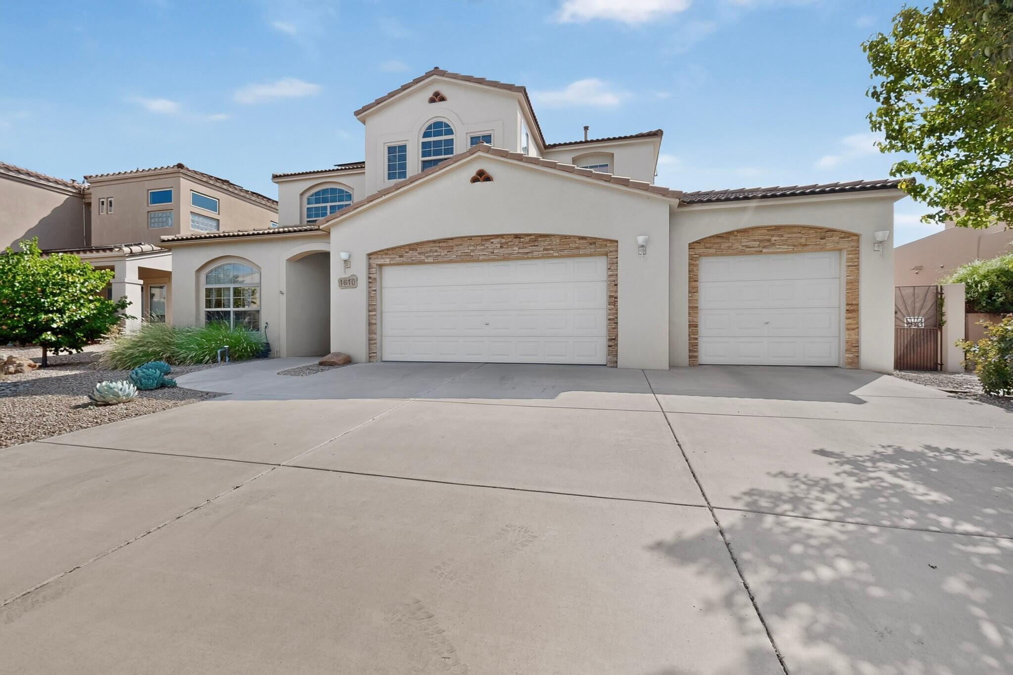 1610 Western Hills Drive SE