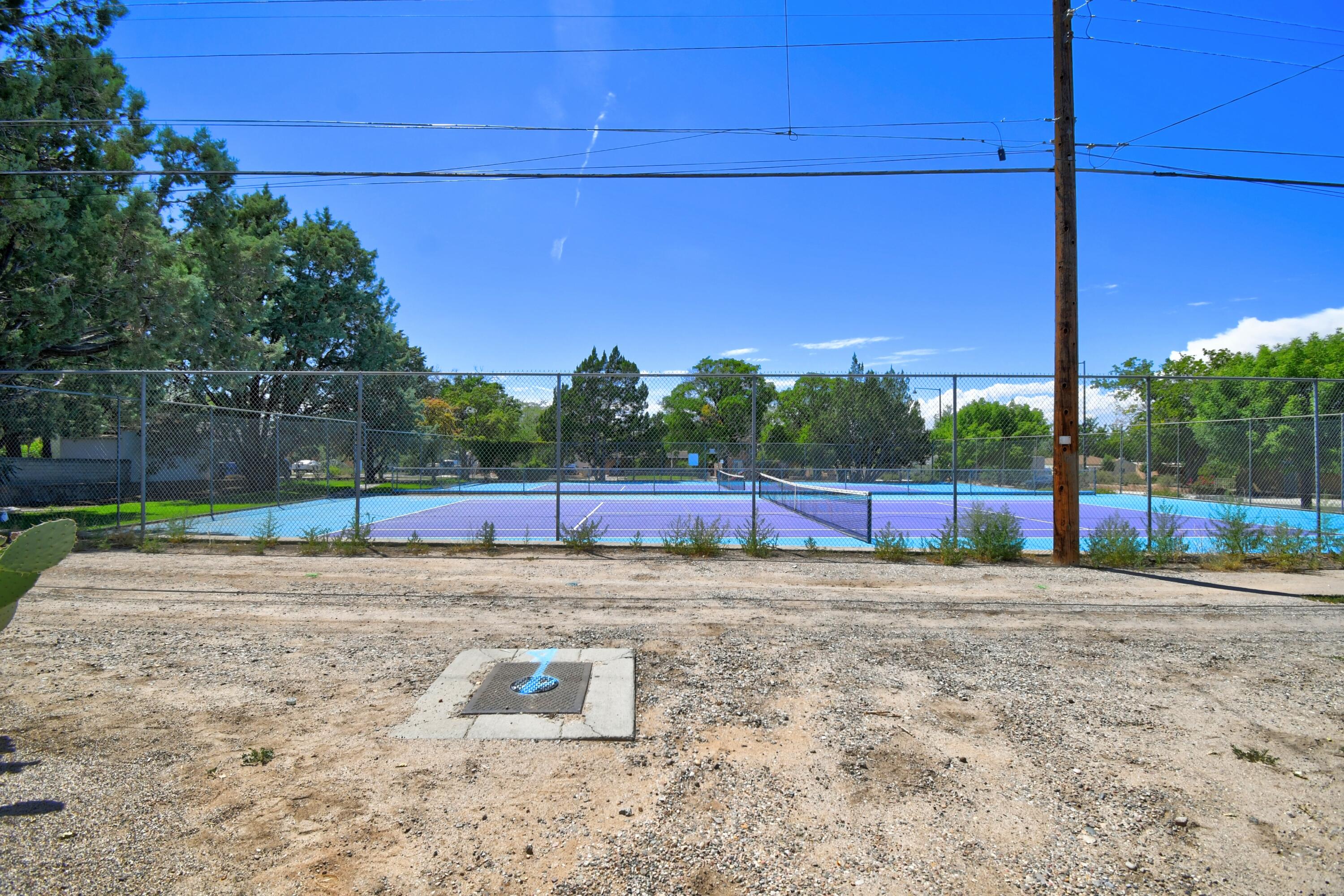 303 Tulane Drive SE