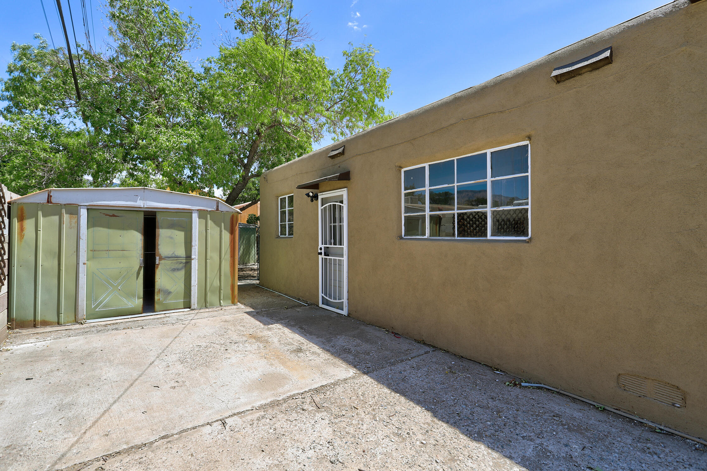 9801 Leyendecker Road NE
