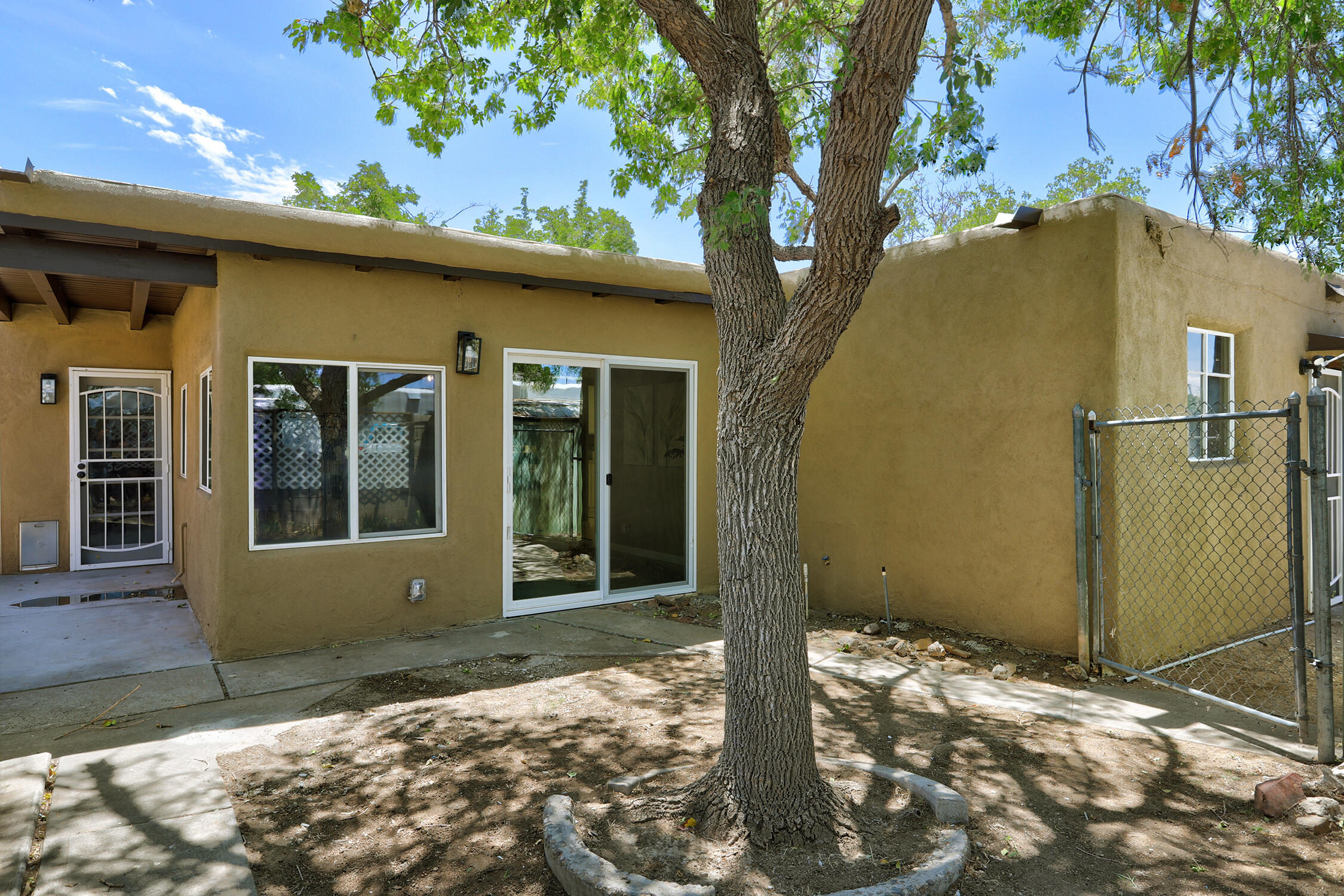 9801 Leyendecker Road NE