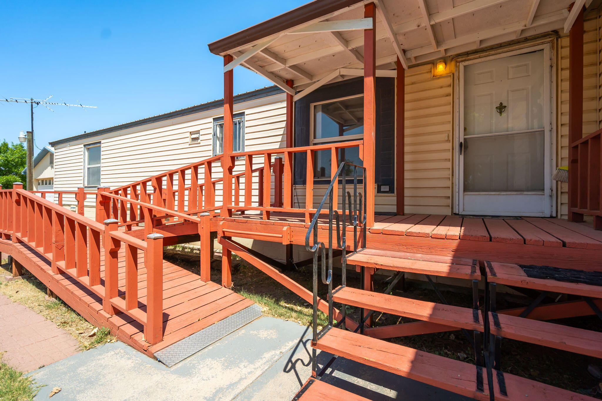 8 Rancherita Street