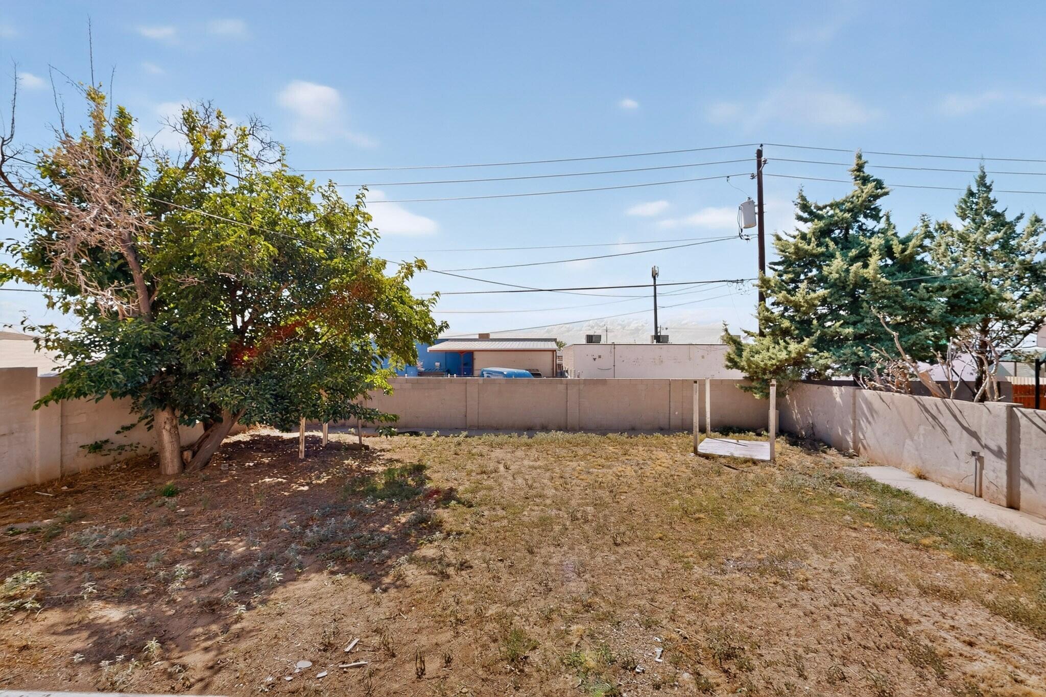 2433 Paisano Street NE