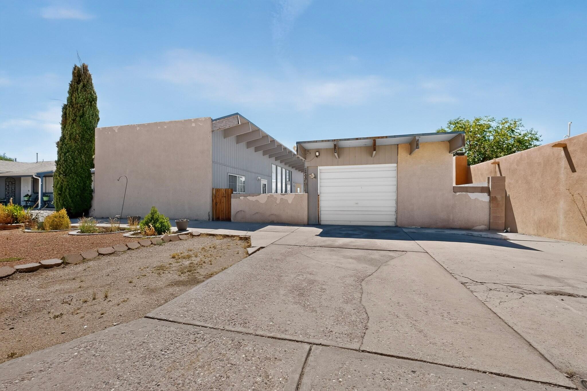 2433 Paisano Street NE