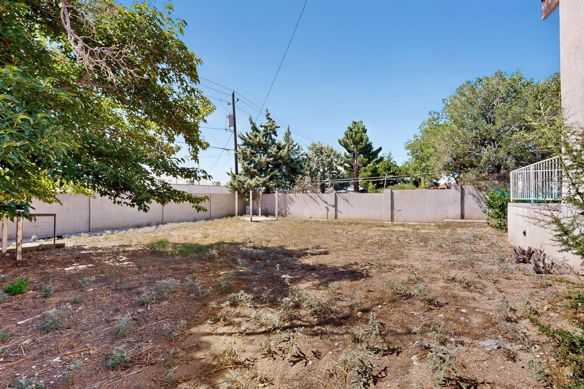 2433 Paisano Street NE