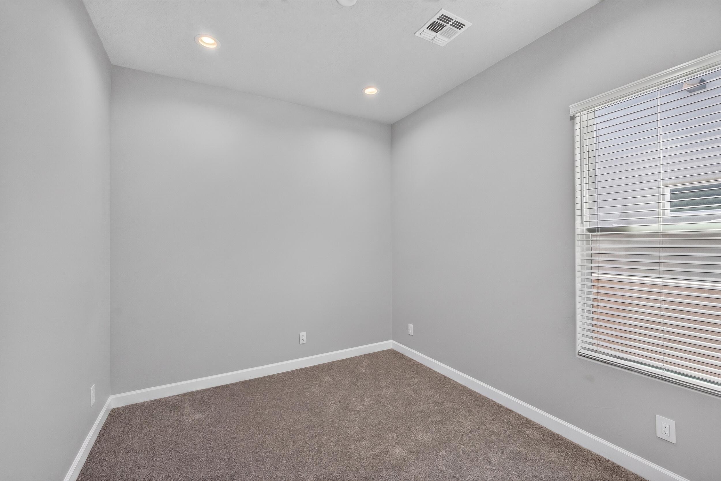 1691 Tesoro Loop NW
