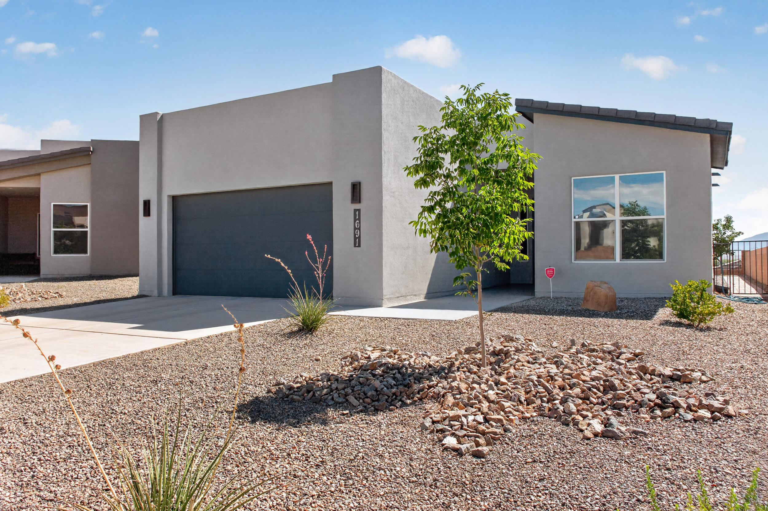 1691 Tesoro Loop NW